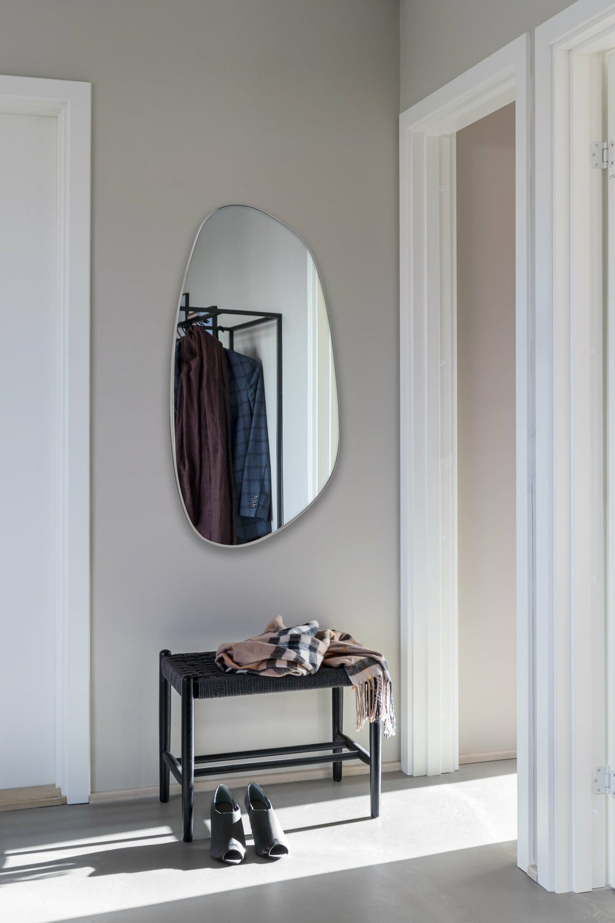 Miroir avec cadre gris 54 x 105 cm Figura - Mette Ditmer - The Cool Republic