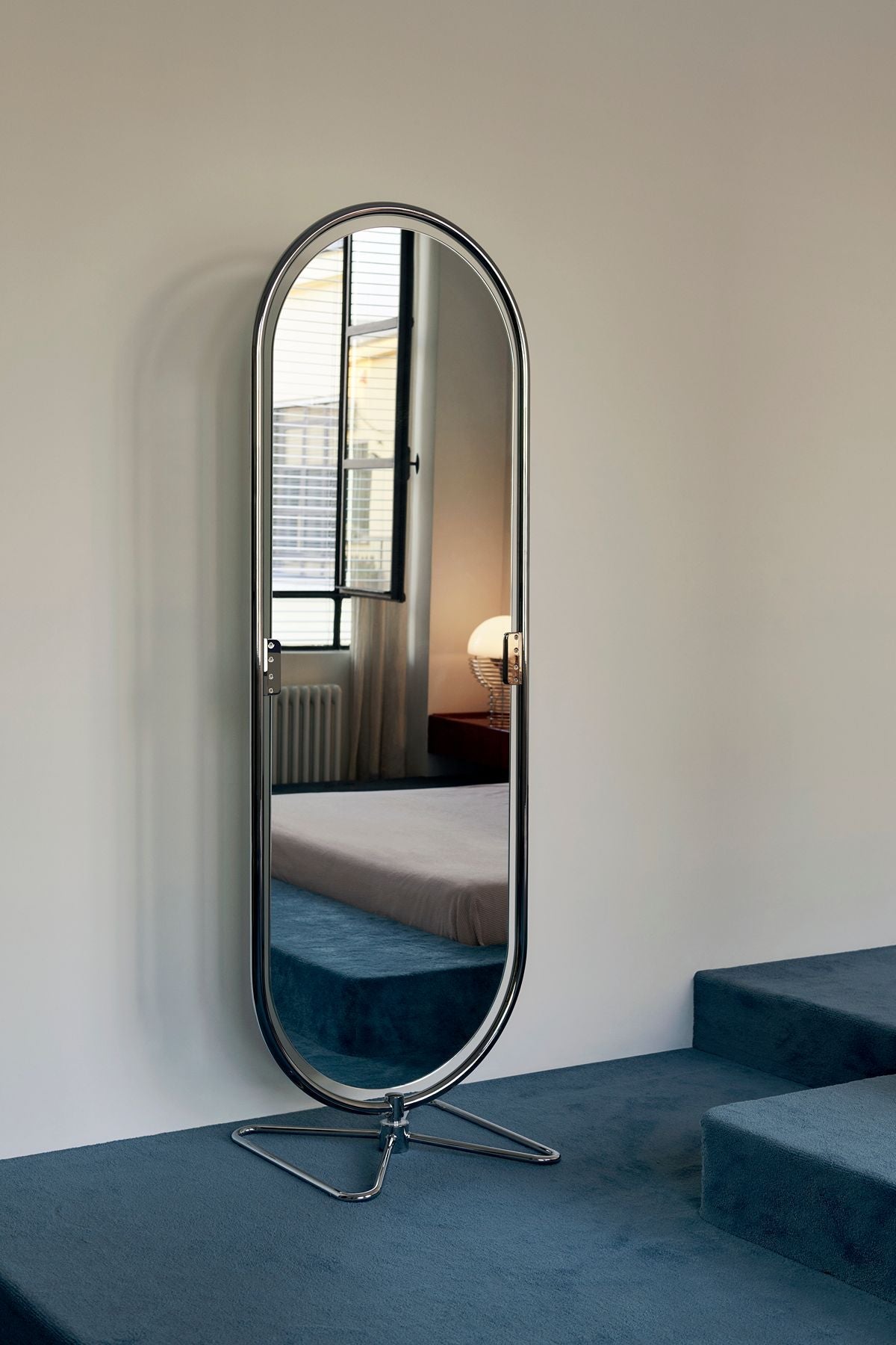 Miroir en acier chromé 59x169cm Systeme 123 - Verpan - The Cool Republic