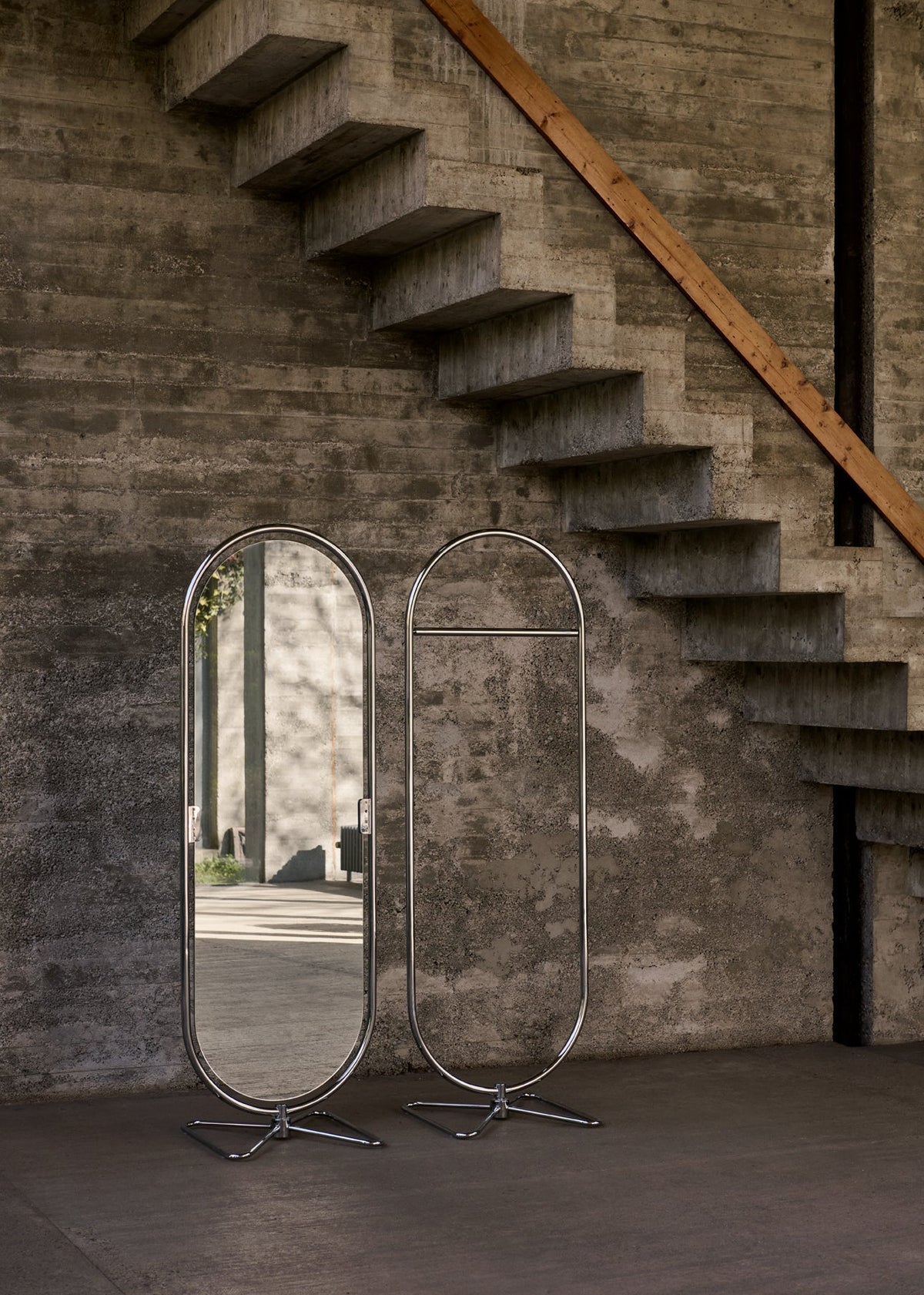Miroir en acier chromé 59x169cm Systeme 123 - Verpan - The Cool Republic