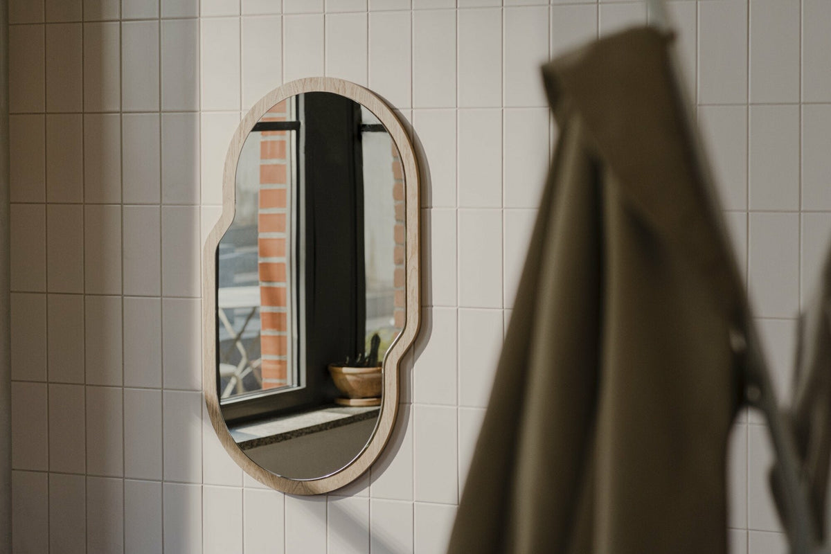 Miroir en chêne 87x51cm Tafla - noo.ma - The Cool Republic