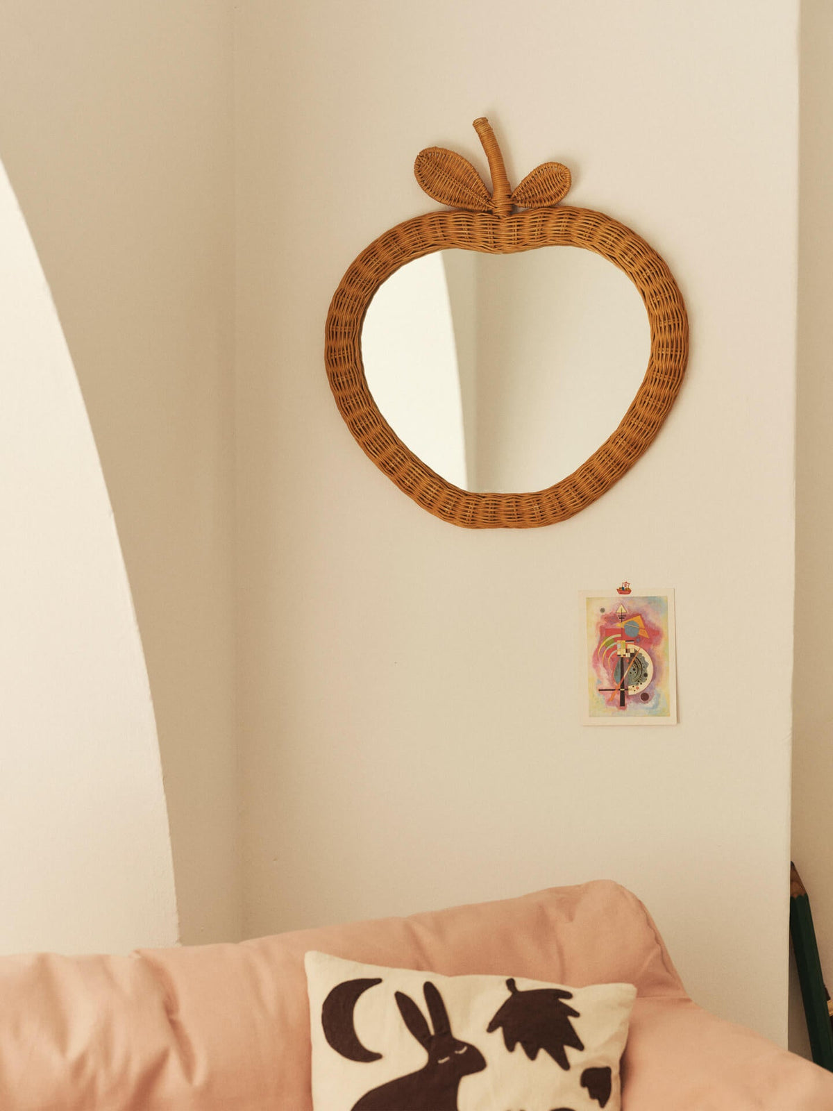 Miroir en rotin tressé naturel 40 x 45 cm Apple - Ferm Living - The Cool Republic