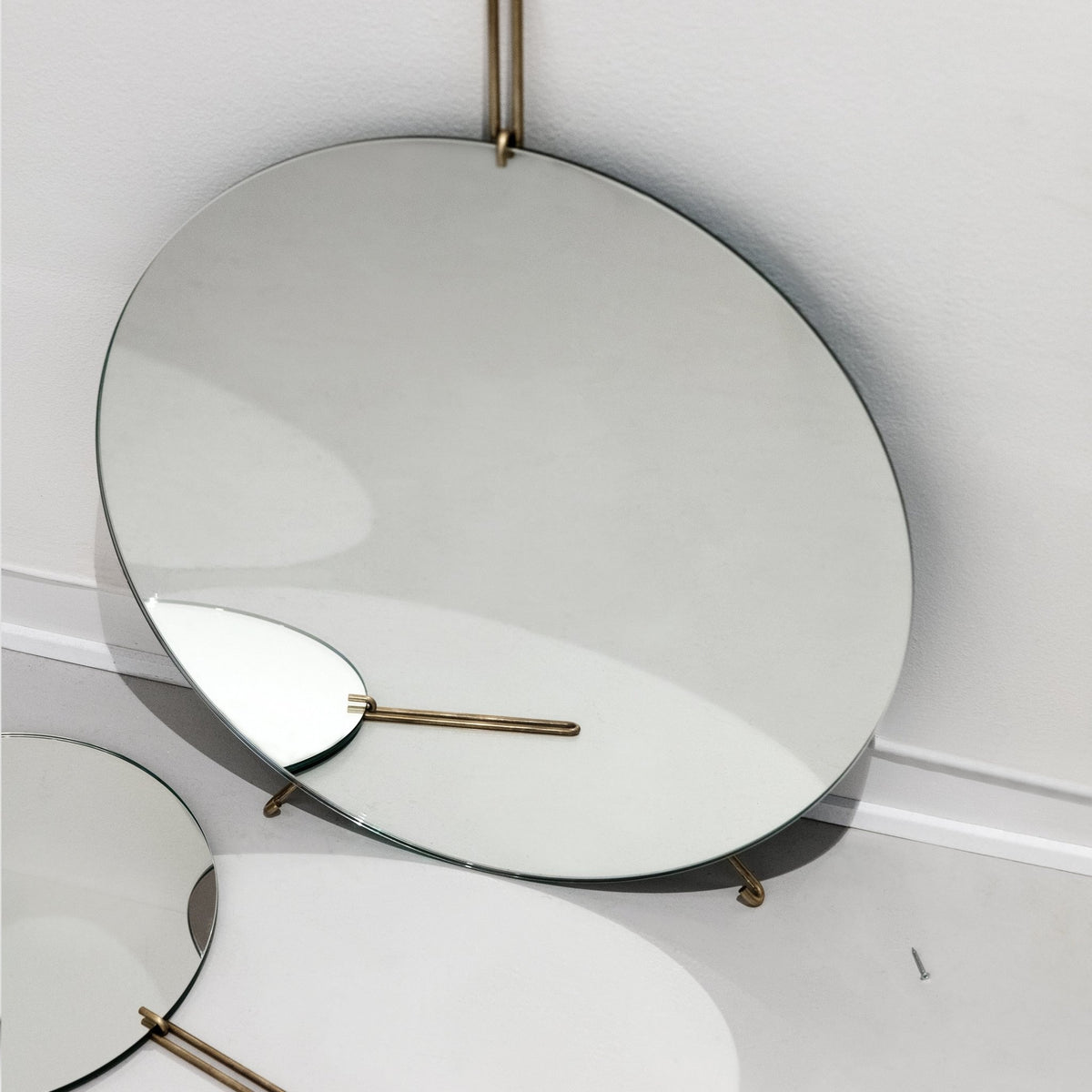 Miroir mural en laiton 70cm - Moebe - The Cool Republic