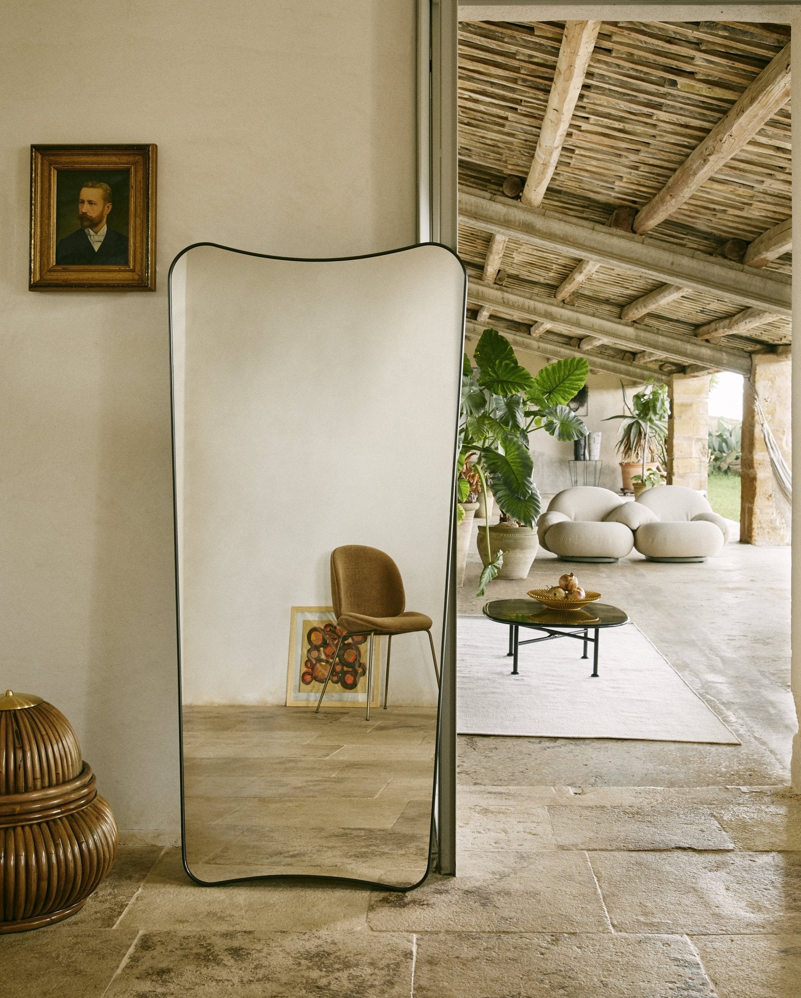 Miroir mural en laiton noir 70x146 cm F.A. 33 - Gubi - The Cool Republic