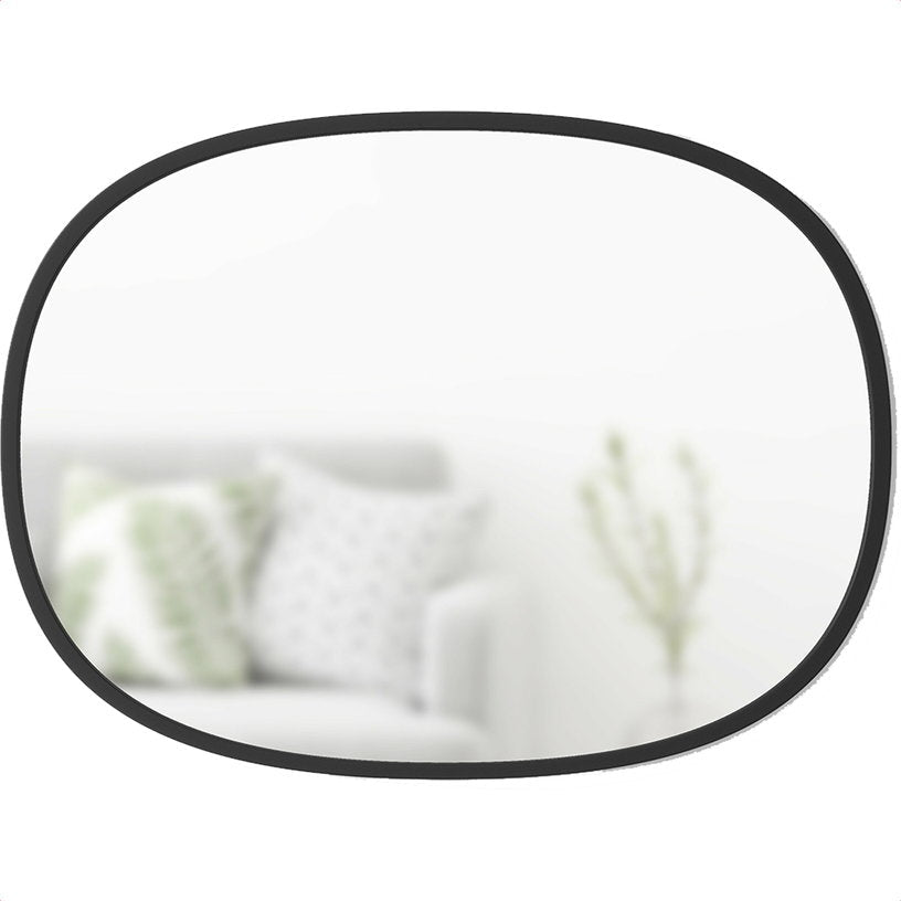 Miroir mural ovale en bois MDF noir 46 x 61 cm Hub - Umbra - The Cool Republic
