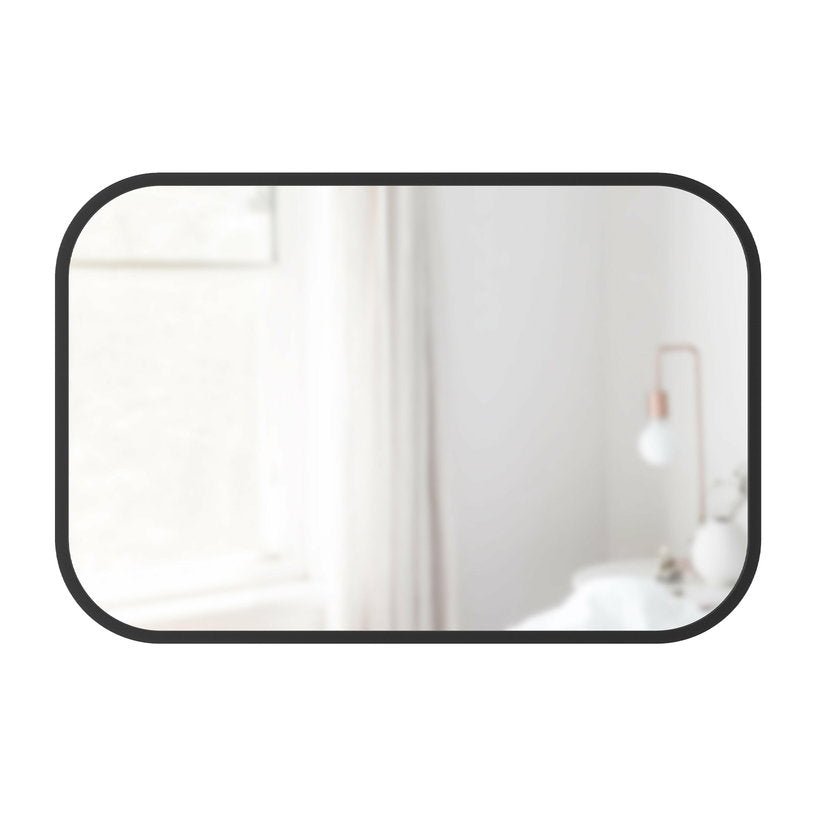Miroir mural rectangulaire en bois MDF noir Hub - Umbra - The Cool Republic