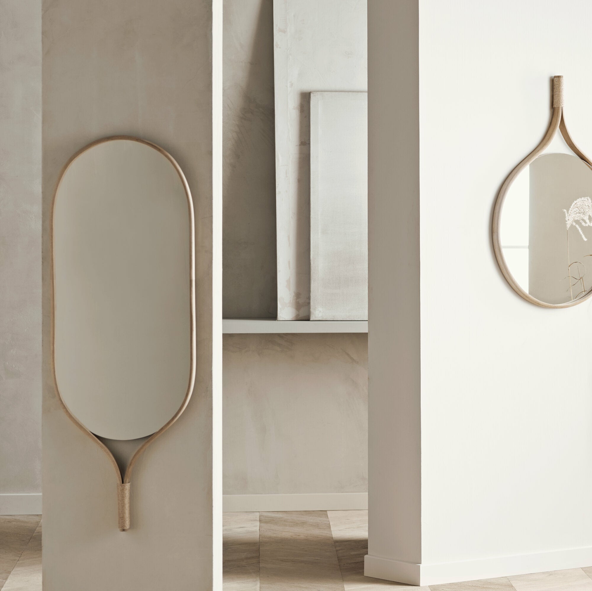 Miroir oval en chêne noir Racquet - Bolia - The Cool Republic