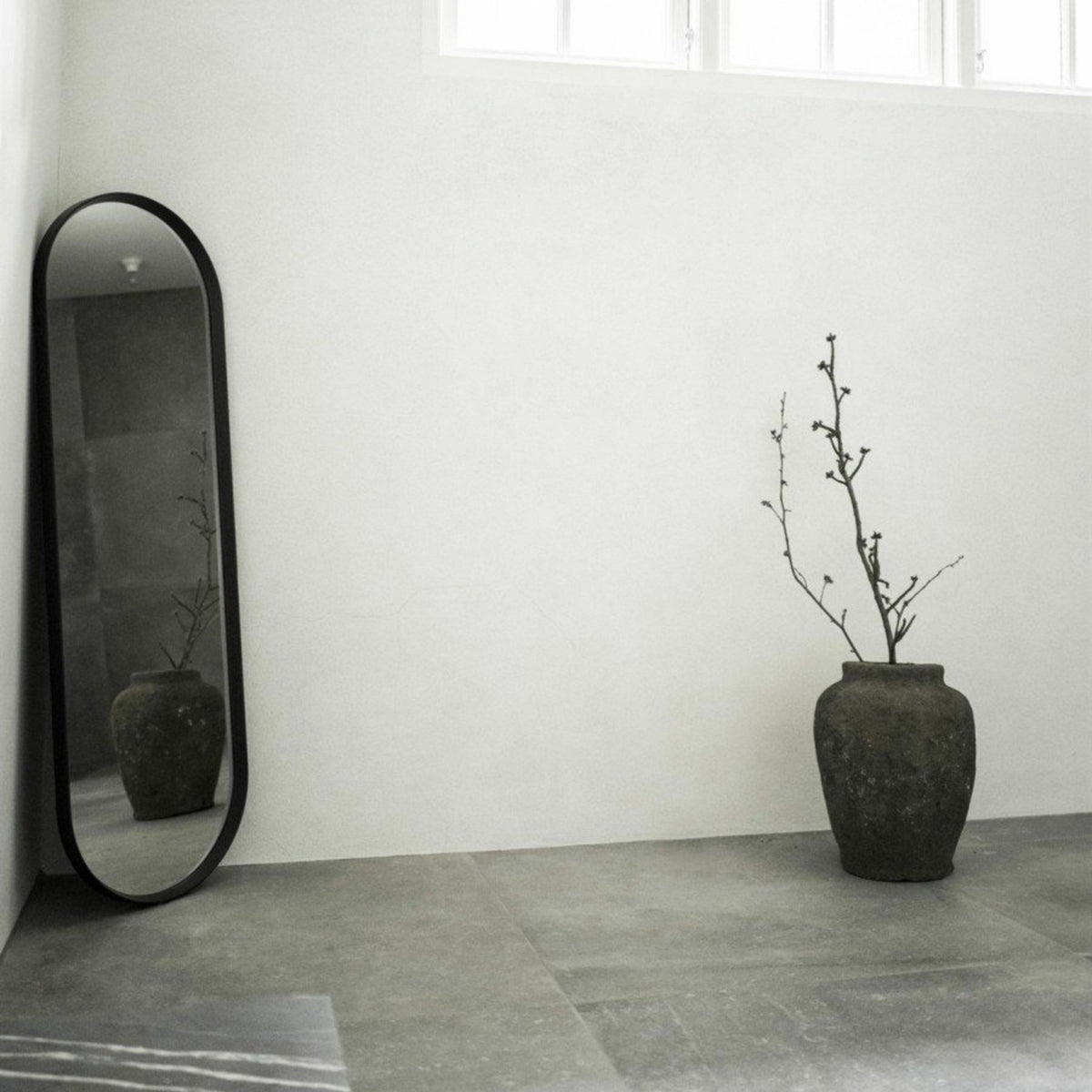 Miroir oval noir Norm - Audo - The Cool Republic