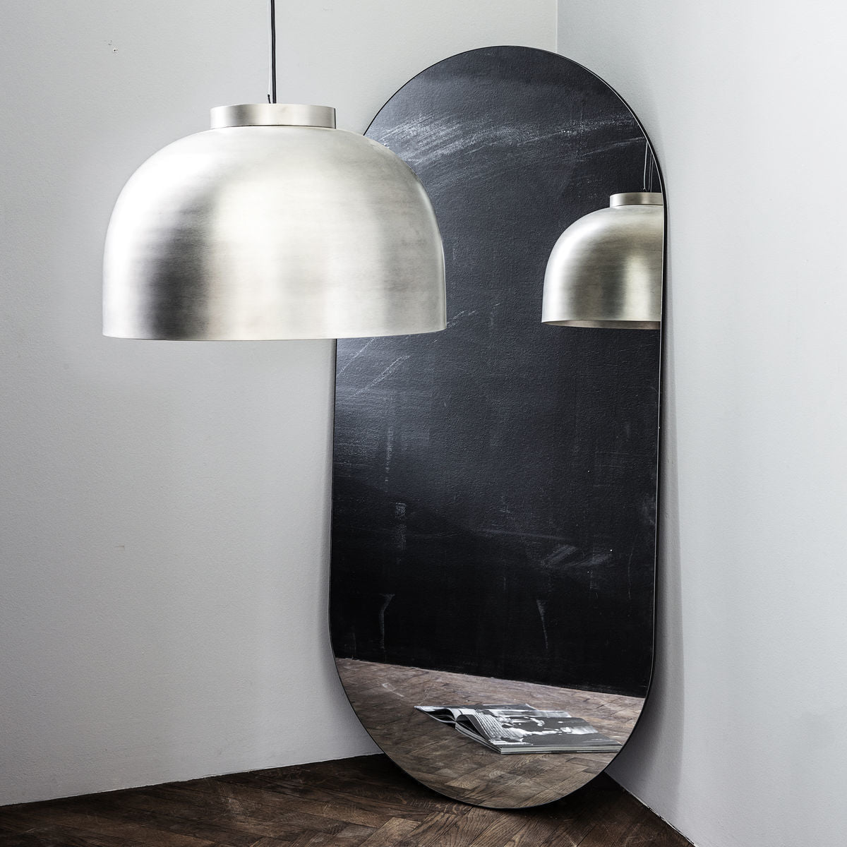 Miroir ovale 150 cm Walls - House Doctor - The Cool Republic