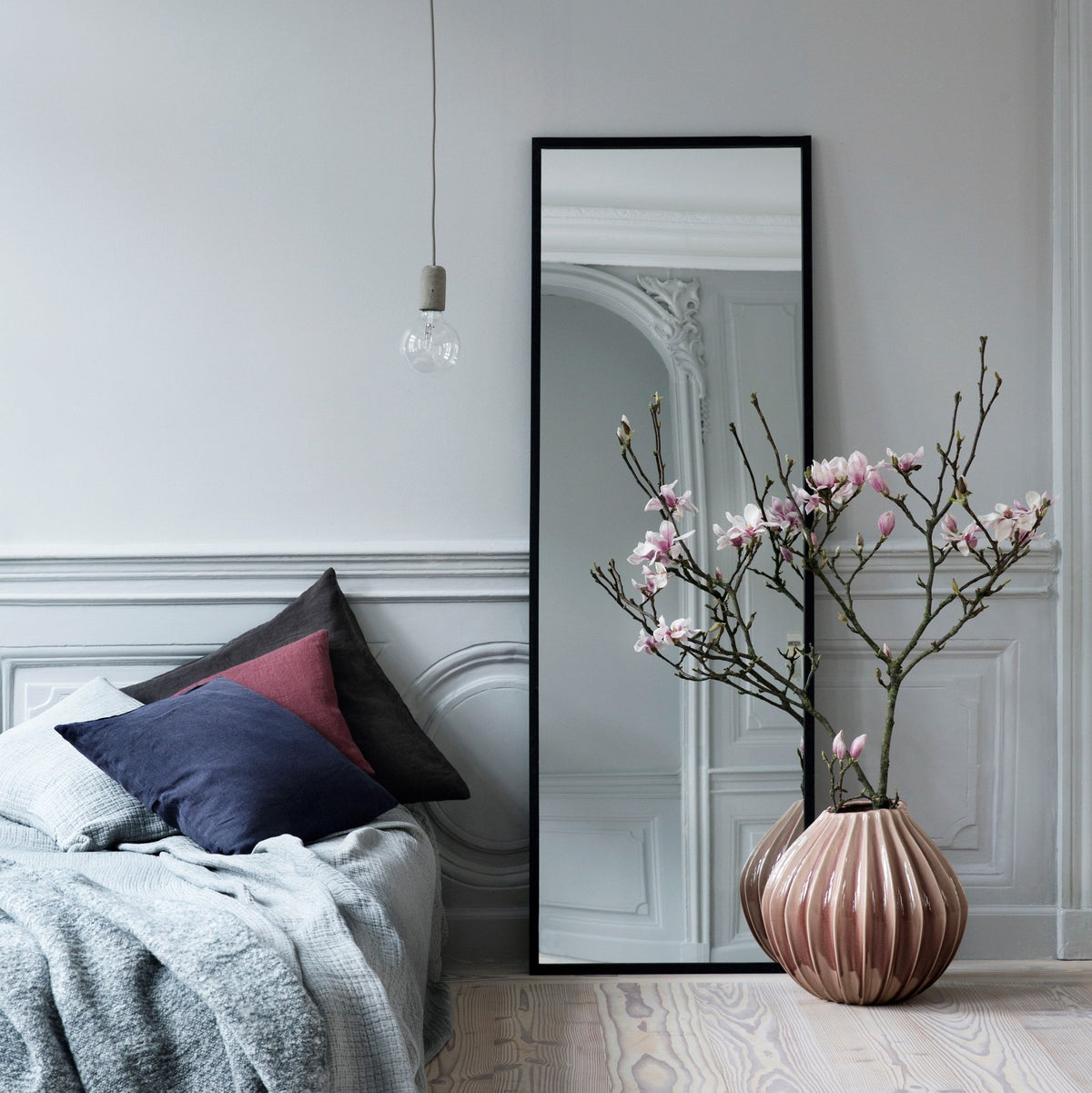 Miroir rectangle en bois noir 180 cm Complete - Broste Copenhagen - The Cool Republic