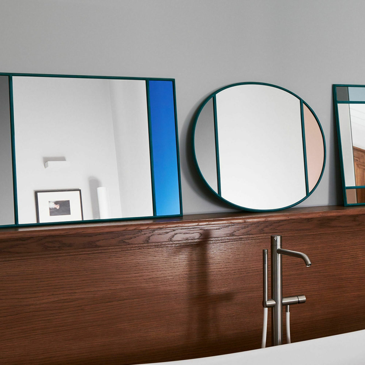 Miroir rond cadre vert 50 cm Vitrail - Magis - The Cool Republic