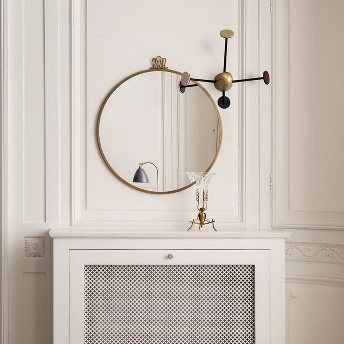 Miroir rond en laiton 42 cm Randaccio - Gubi - The Cool Republic