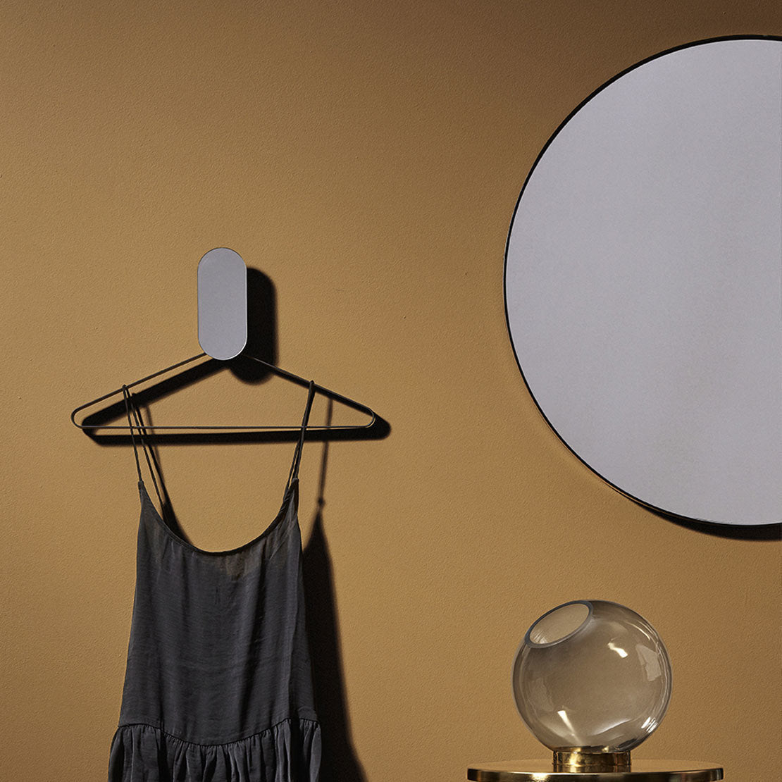 Miroir rond en verre fumé 110 cm Circum - AYTM - The Cool Republic