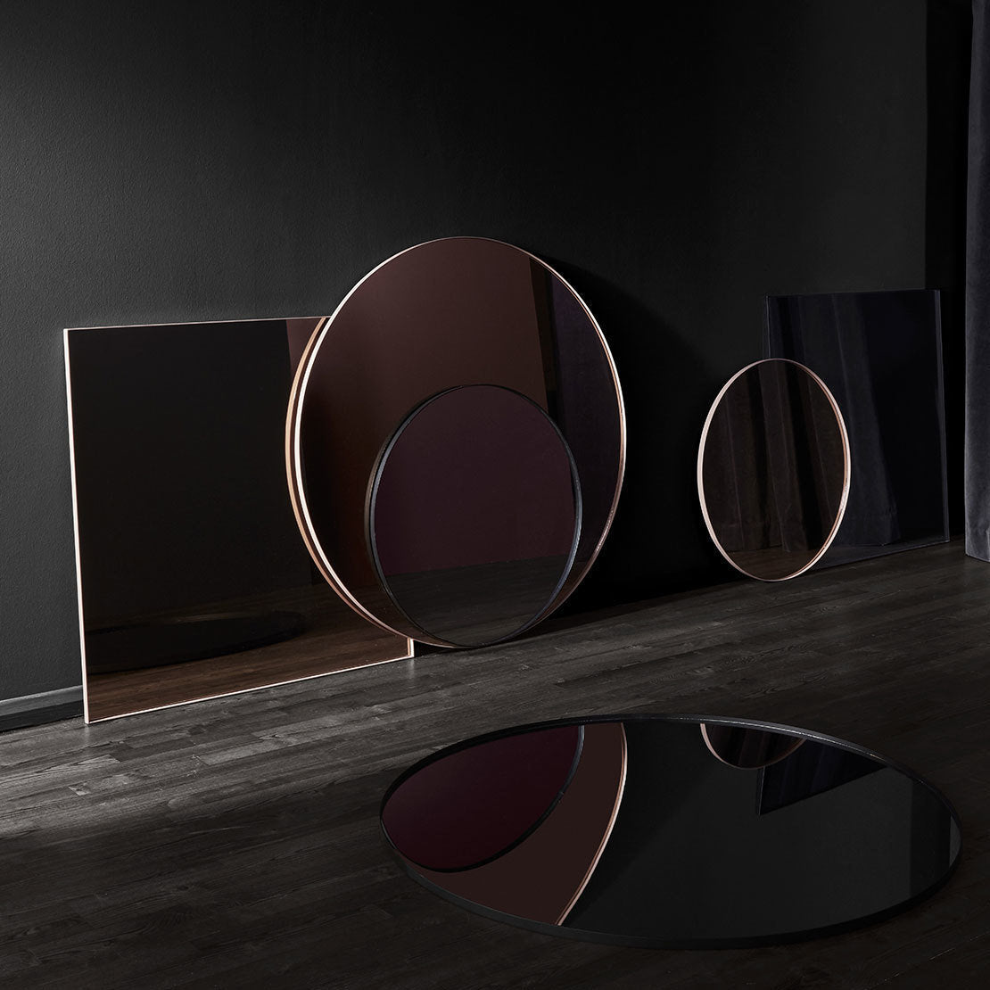 Miroir rond en verre fumé 90 cm Circum - AYTM - The Cool Republic
