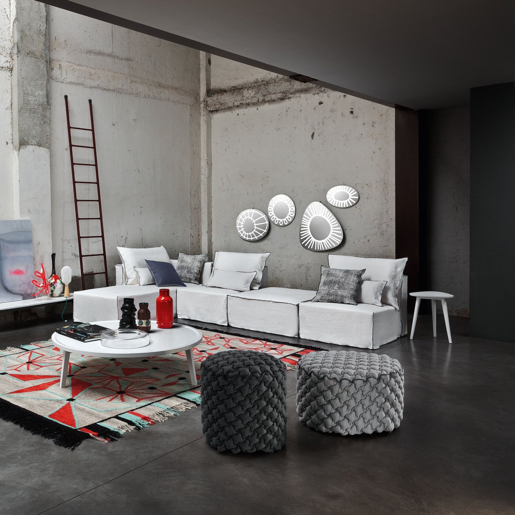 Miroir triangulaire Brick 98 - Gervasoni - The Cool Republic