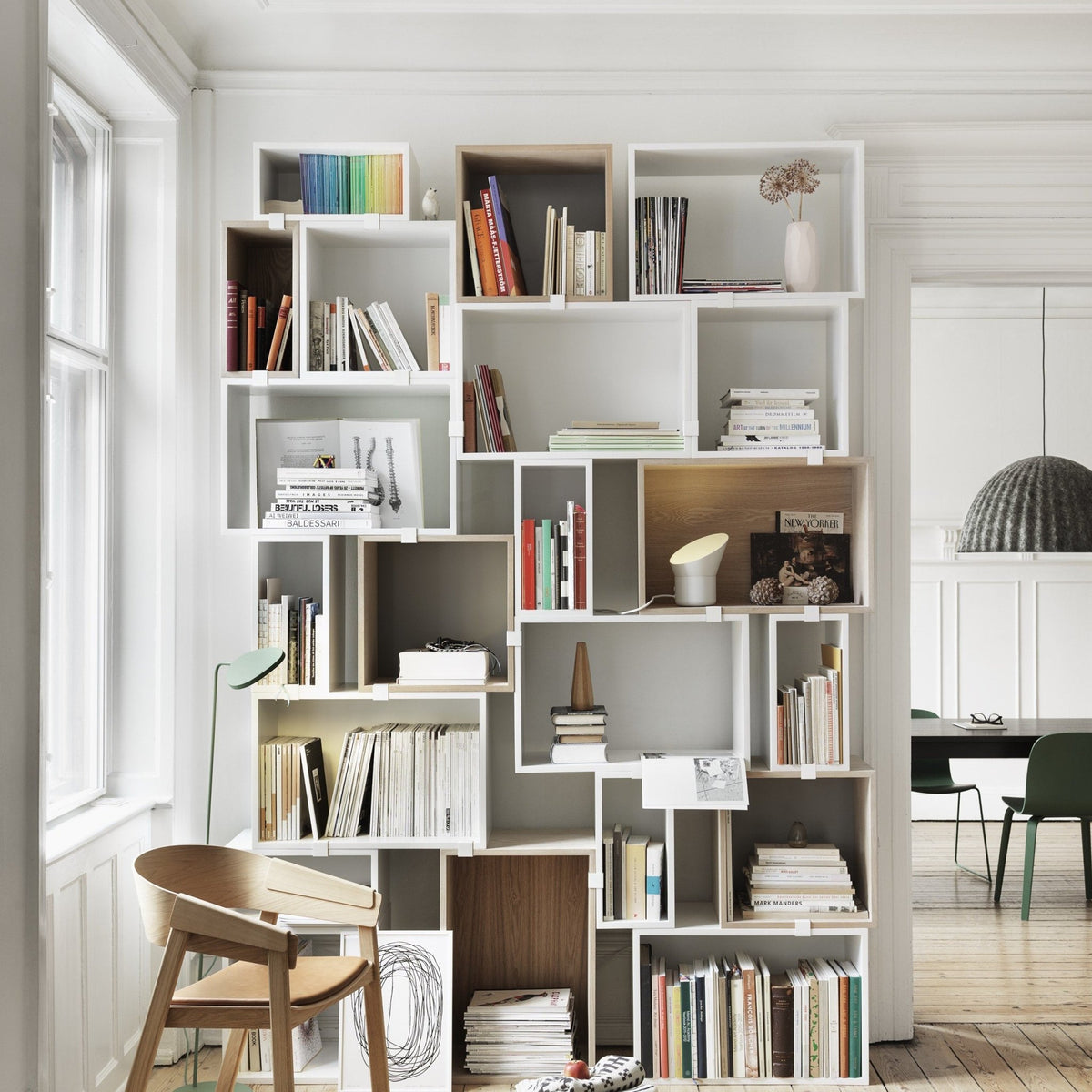Module fermé M pour étagère Stacked chêne - Muuto - The Cool Republic