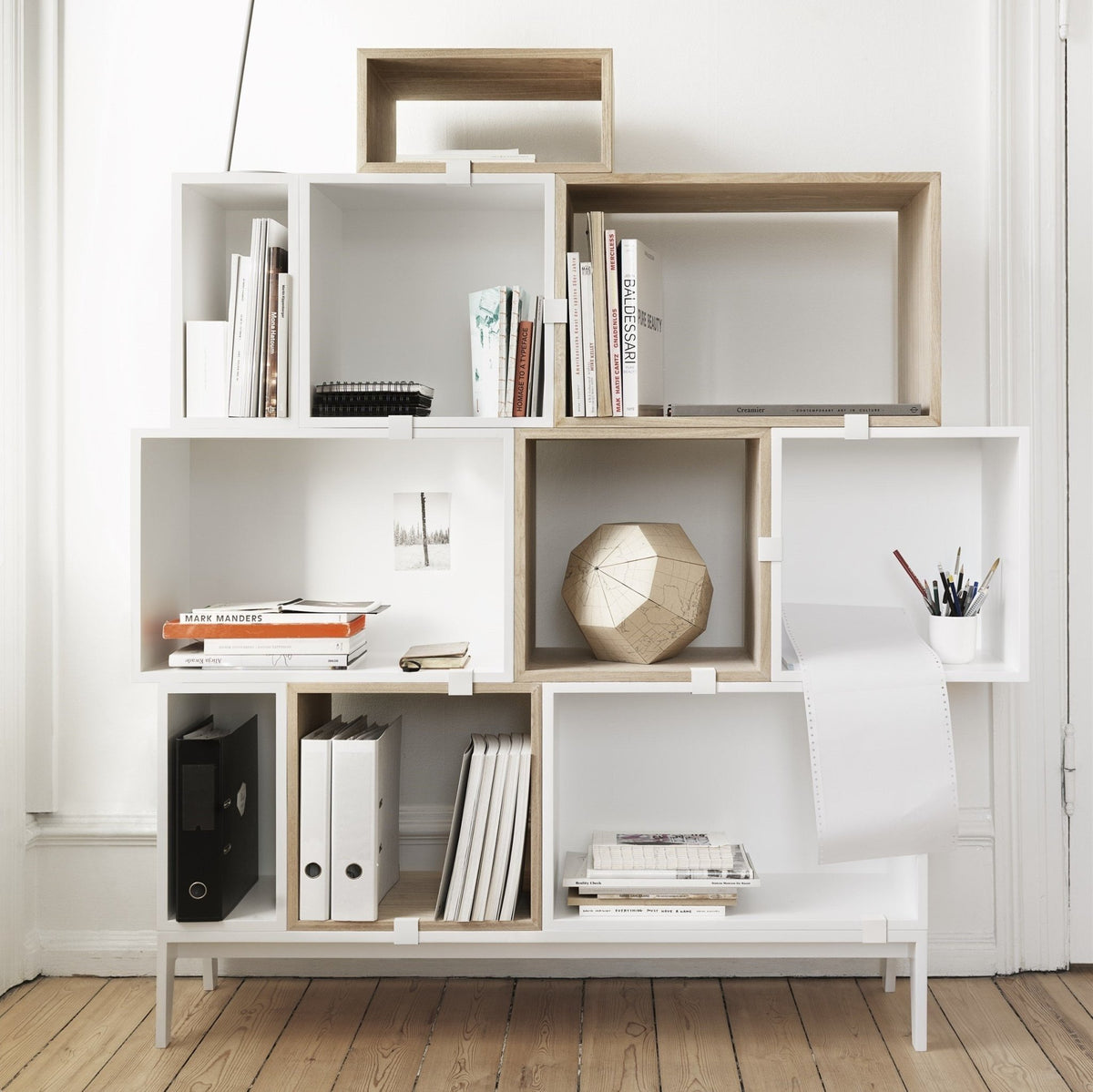 Module fermé M pour étagère Stacked chêne - Muuto - The Cool Republic