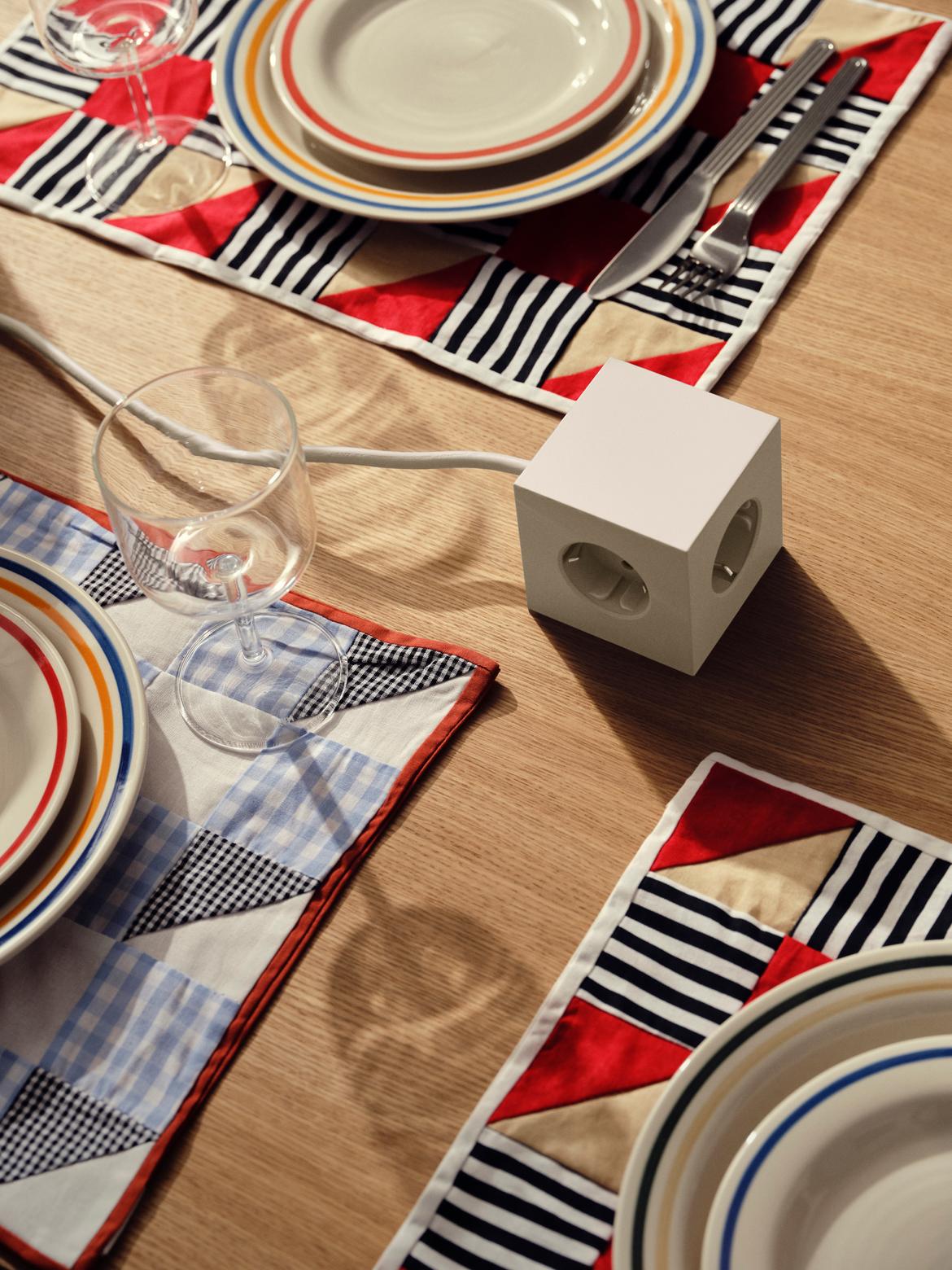 Multiprise USB-C 30W 1.8m beige Square 1 - Avolt - The Cool Republic