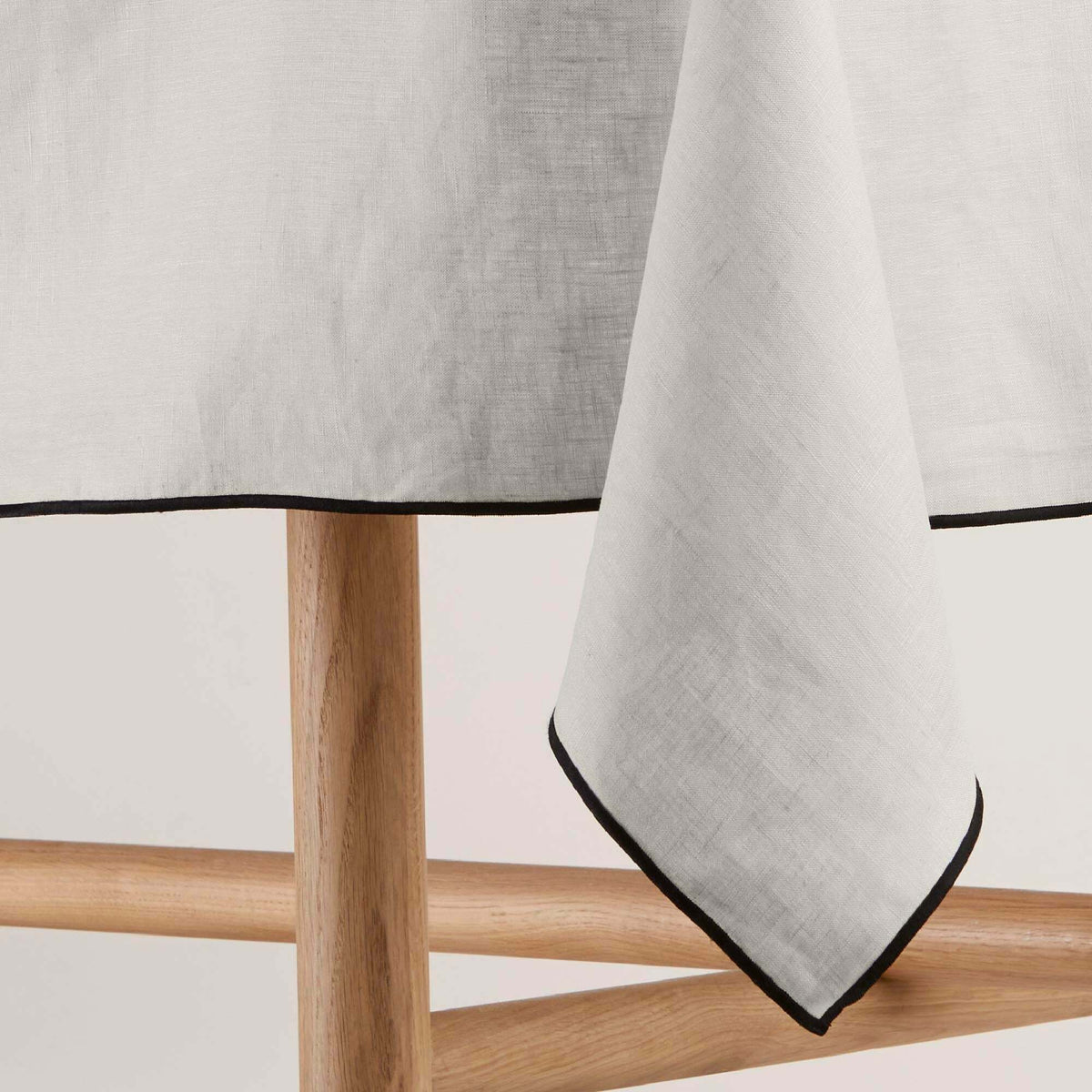 Square Tablecloth Carlina Light Beige And Black - Madura - The Cool Republic