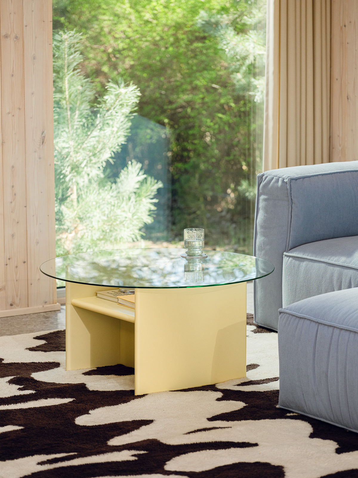 Table basse ronde en bois jaune 85 cm Tovo - noo.ma