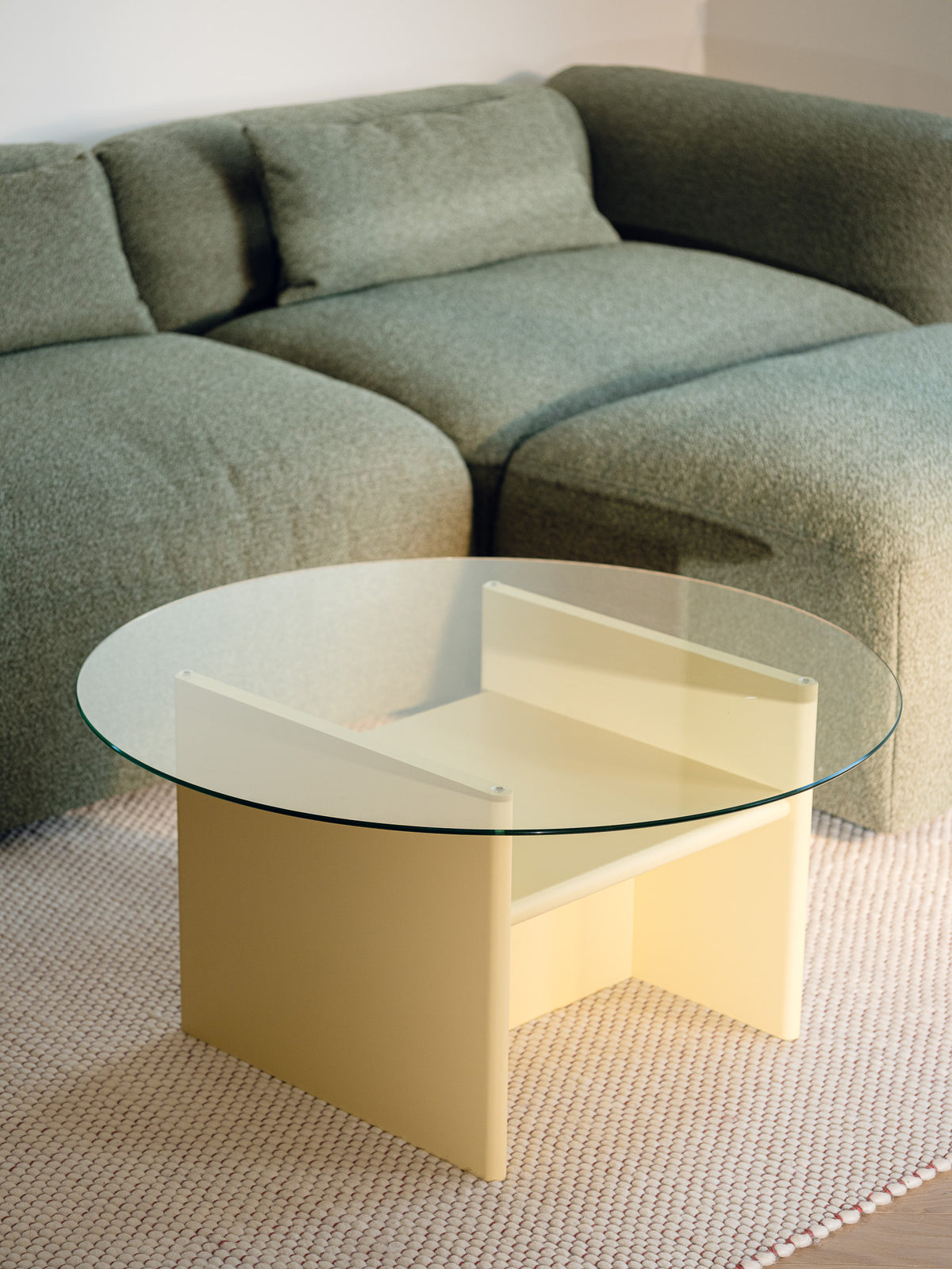 Table basse ronde en bois bleu 85 cm Tovo - noo.ma