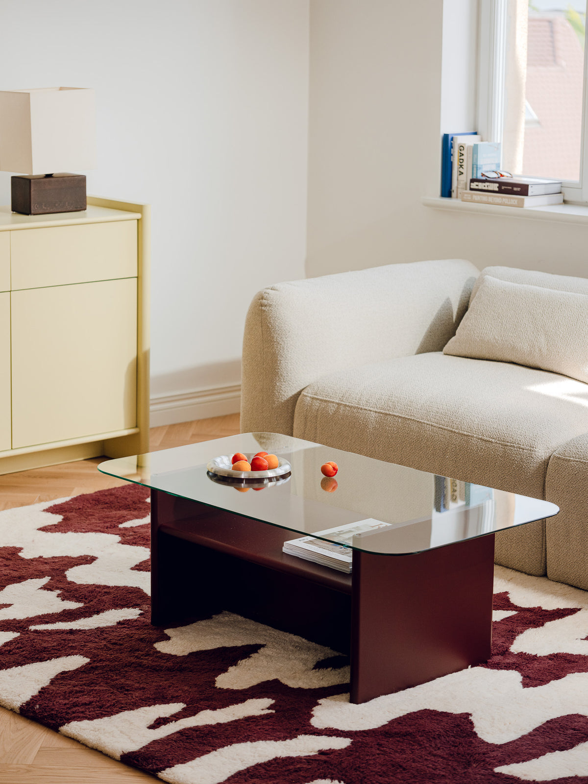 Rectangular coffee table in bordeaux wood 110x63 cm Tovo - noo.ma