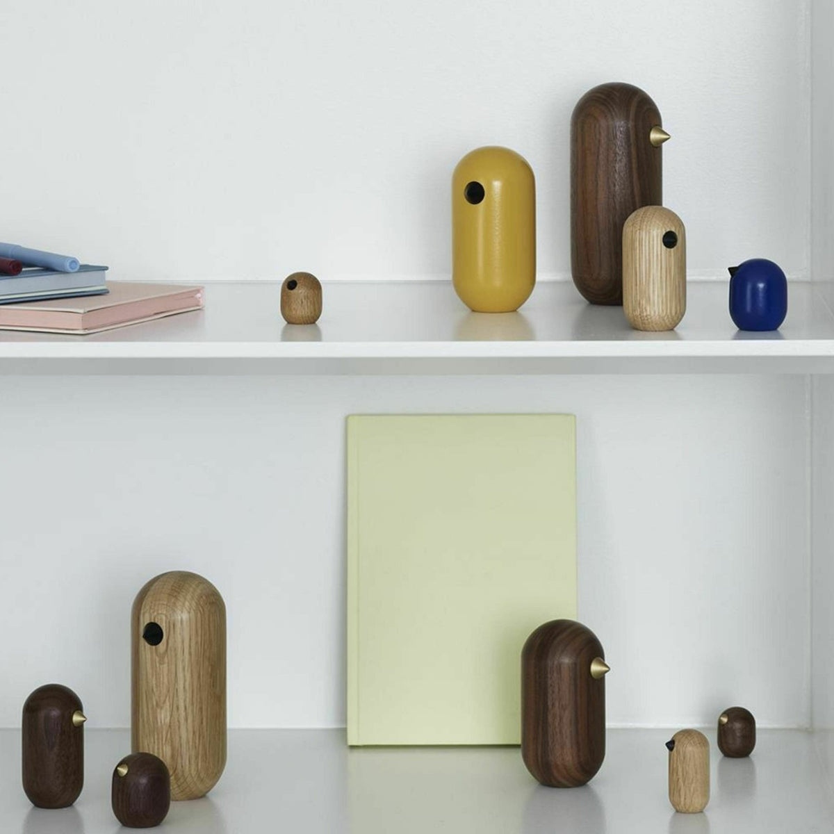 Oiseau en bois 10 cm noyer Little Bird Walnut - Normann Copenhagen - The Cool Republic