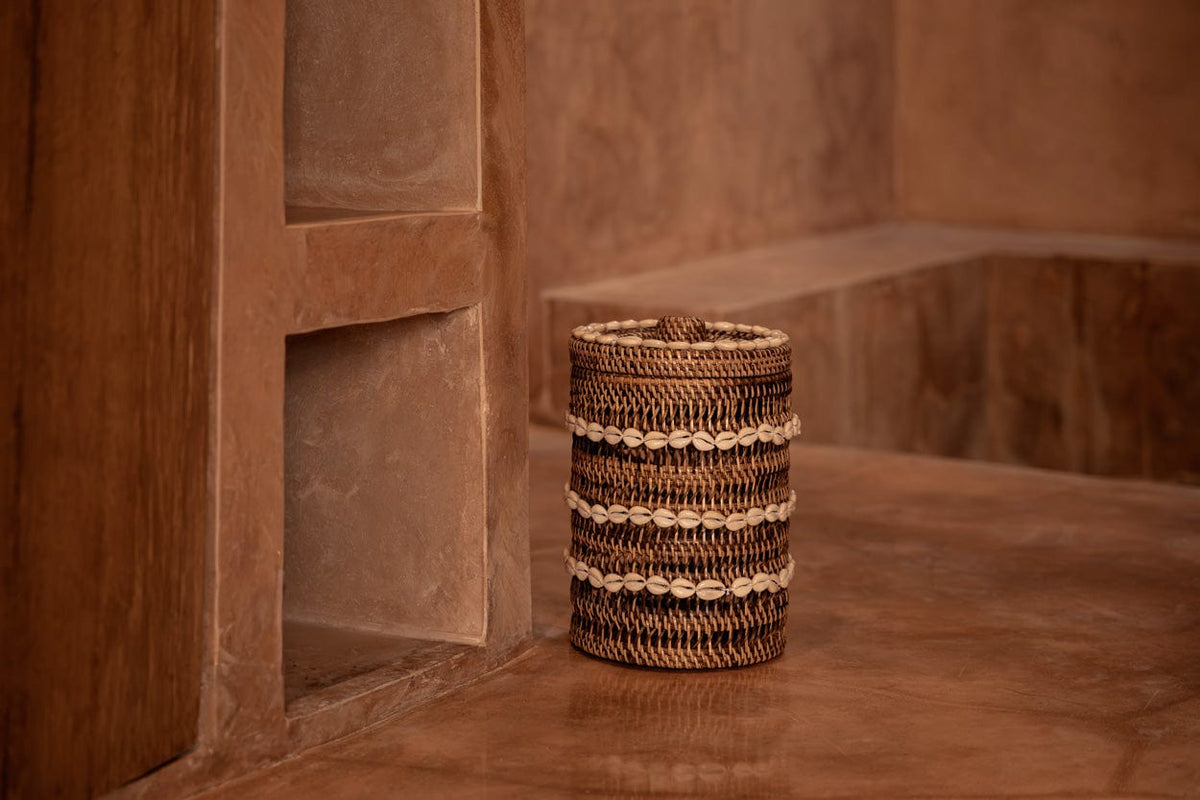 Panier à linge en coquillages et rotin naturel marron 21x21x32cm Shell - Bazar Bizar — vue 8