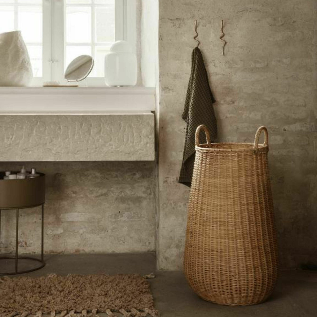 Panier à linge tissé naturel en rotin - Ferm Living - The Cool Republic