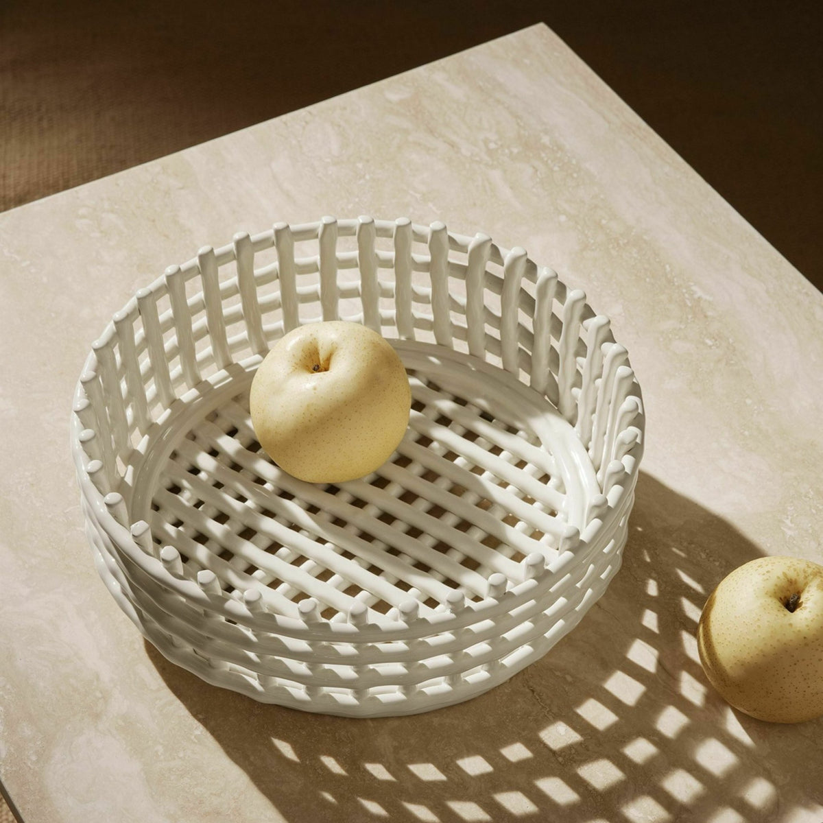 Panier blanc en céramique - Ferm Living - The Cool Republic