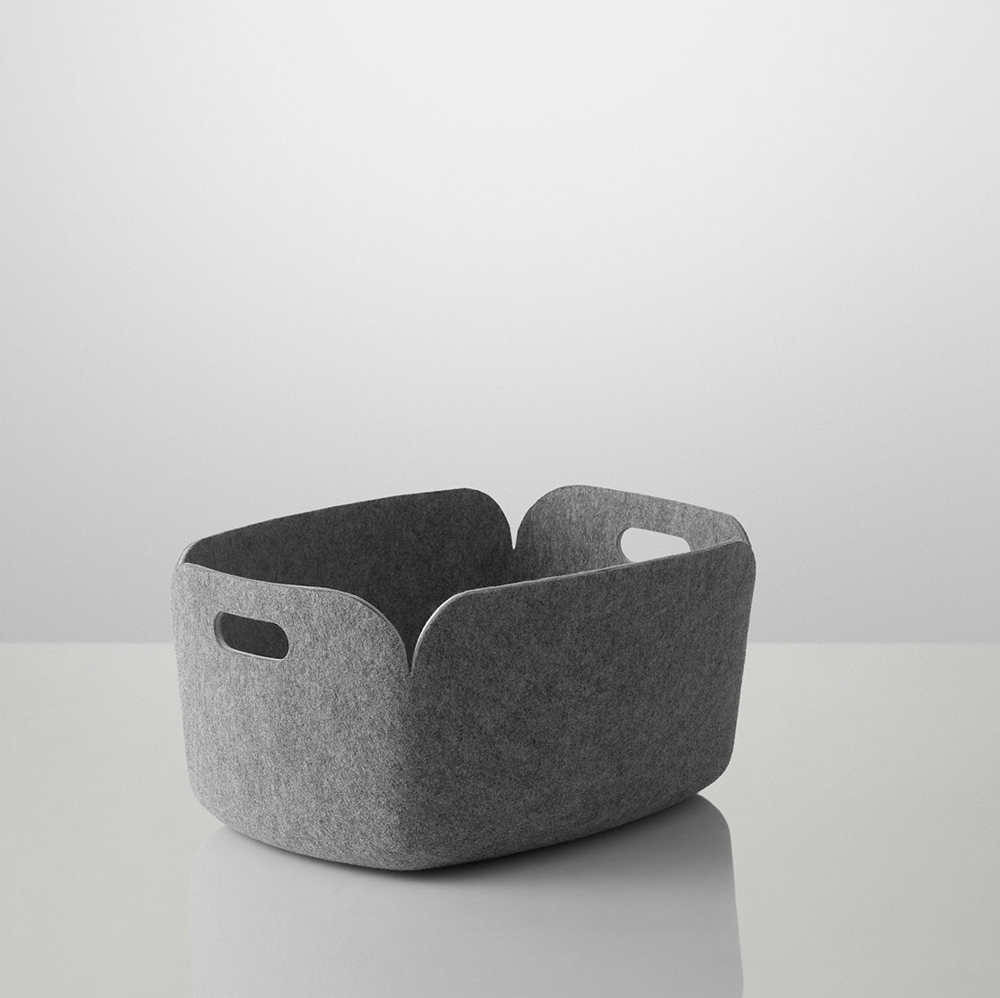 Panier de rangement recyclé gris Restore - Muuto - The Cool Republic