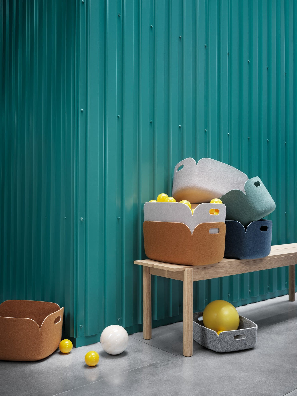 Panier de rangement recyclé orange 48x35cm Restore - Muuto - The Cool Republic