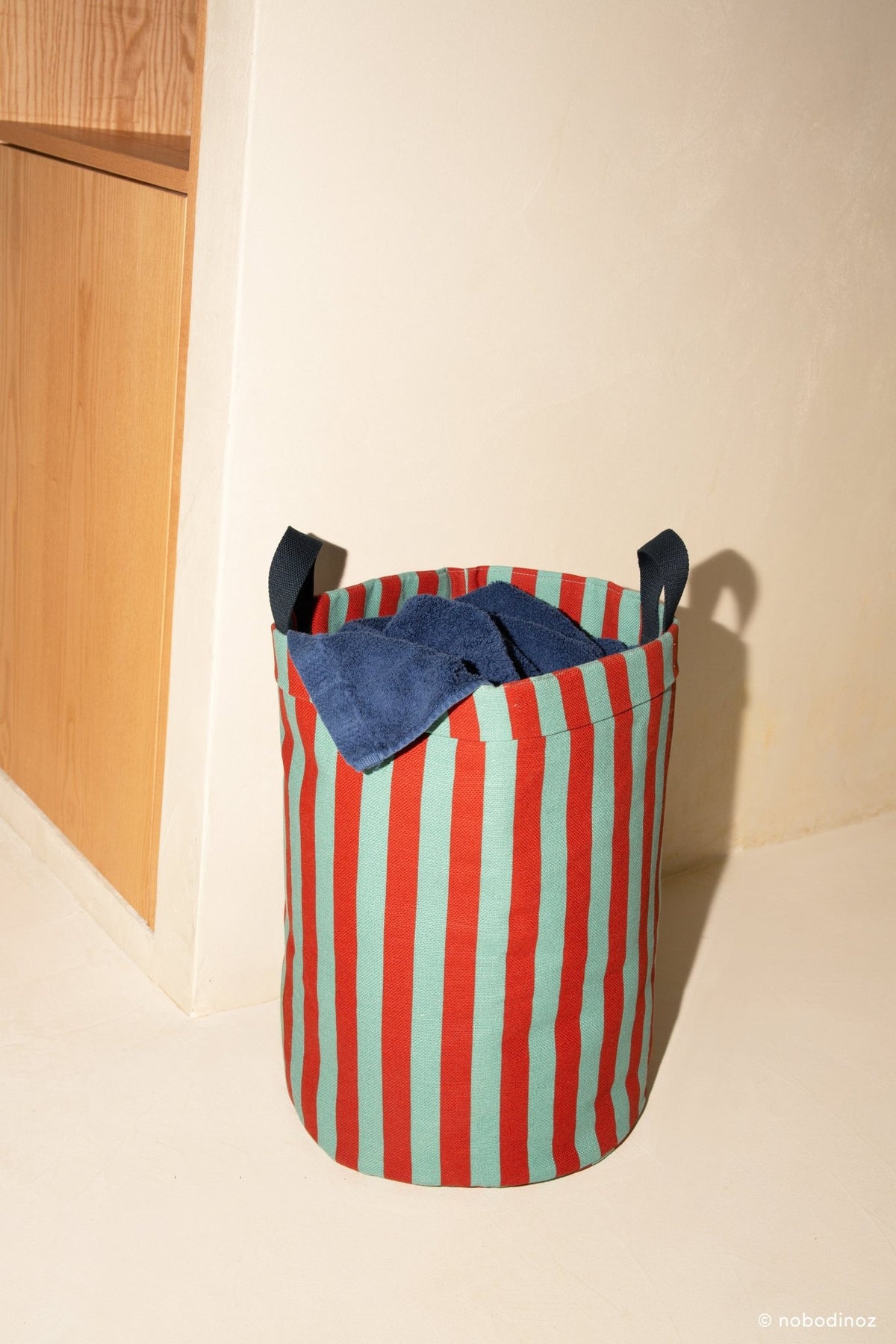 Panier de rangement rond en coton bio à rayures noir et beige 36 x 47 cm - Nobodinoz - The Cool Republic