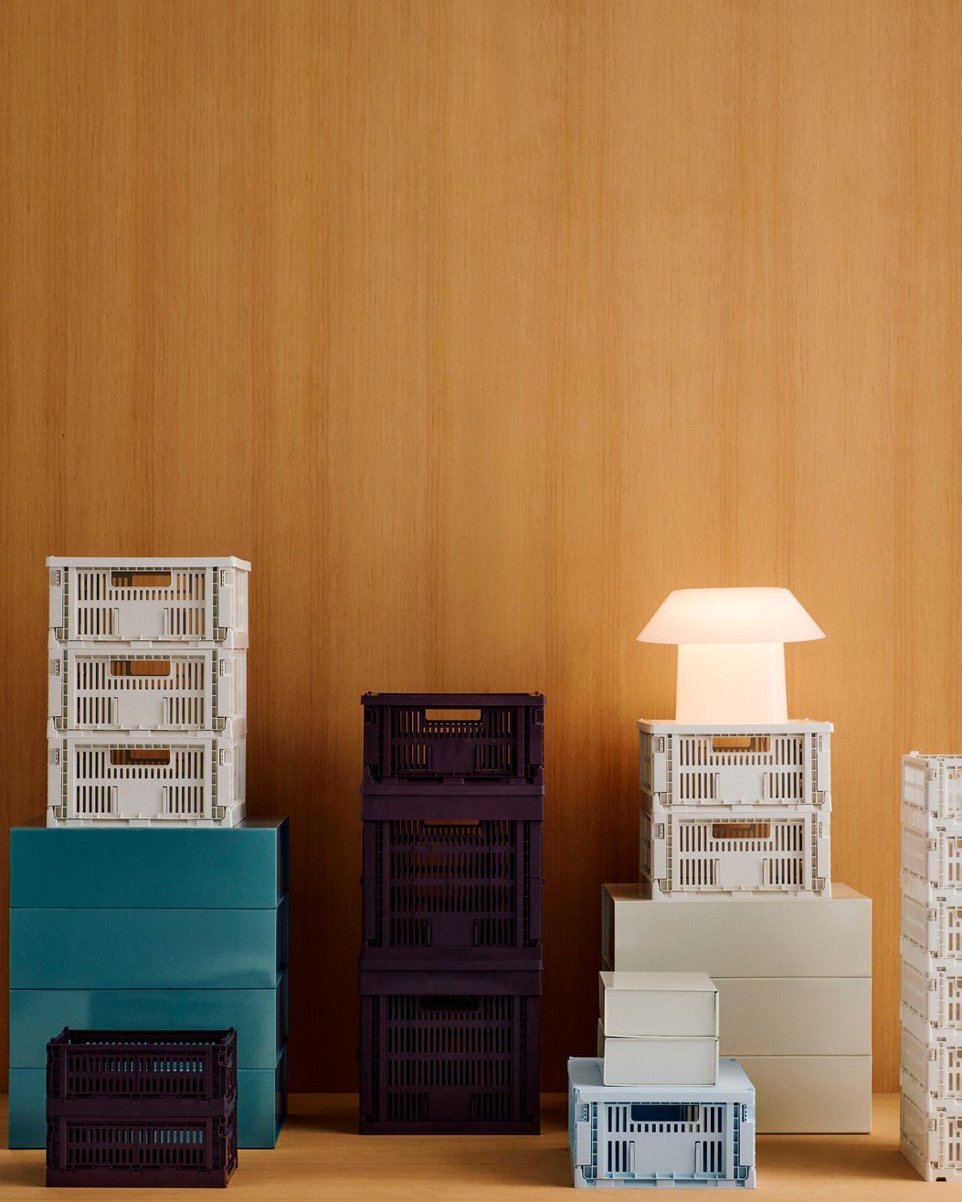 Panier en plastique recyclé bordeaux 26,5 x 34,5 x 14 cm Colour Crate - HAY - The Cool Republic