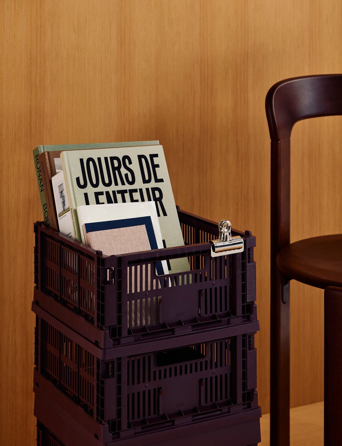 Panier en plastique recyclé bordeaux 53 x 34,5 x 18,5 cm Colour Crate - HAY - The Cool Republic