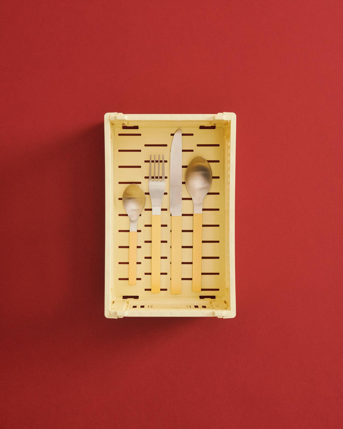 Panier en plastique recyclé jaune clair 26,5 x 34,5 x 14 cm Colour Crate - HAY - The Cool Republic