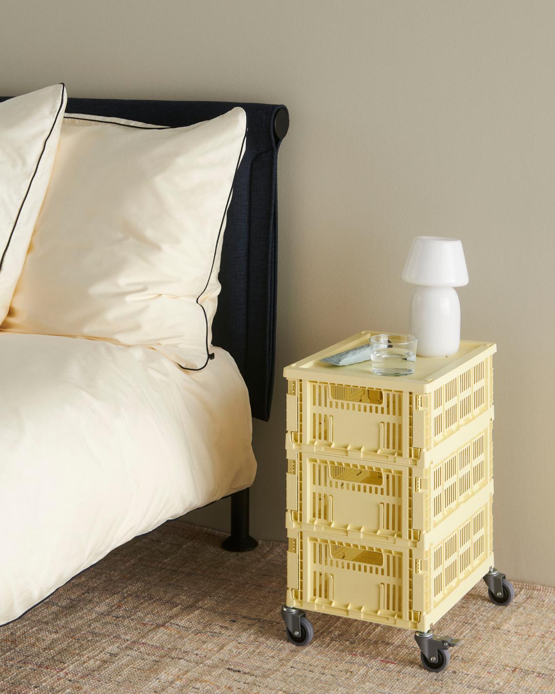 Panier en plastique recyclé jaune clair 26,5 x 34,5 x 14 cm Colour Crate - HAY - The Cool Republic