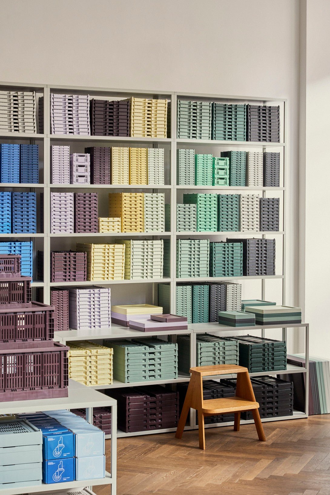 Panier en plastique recyclé vert foncé 26,5 x 17 x 10,5 cm Colour Crate - HAY - The Cool Republic