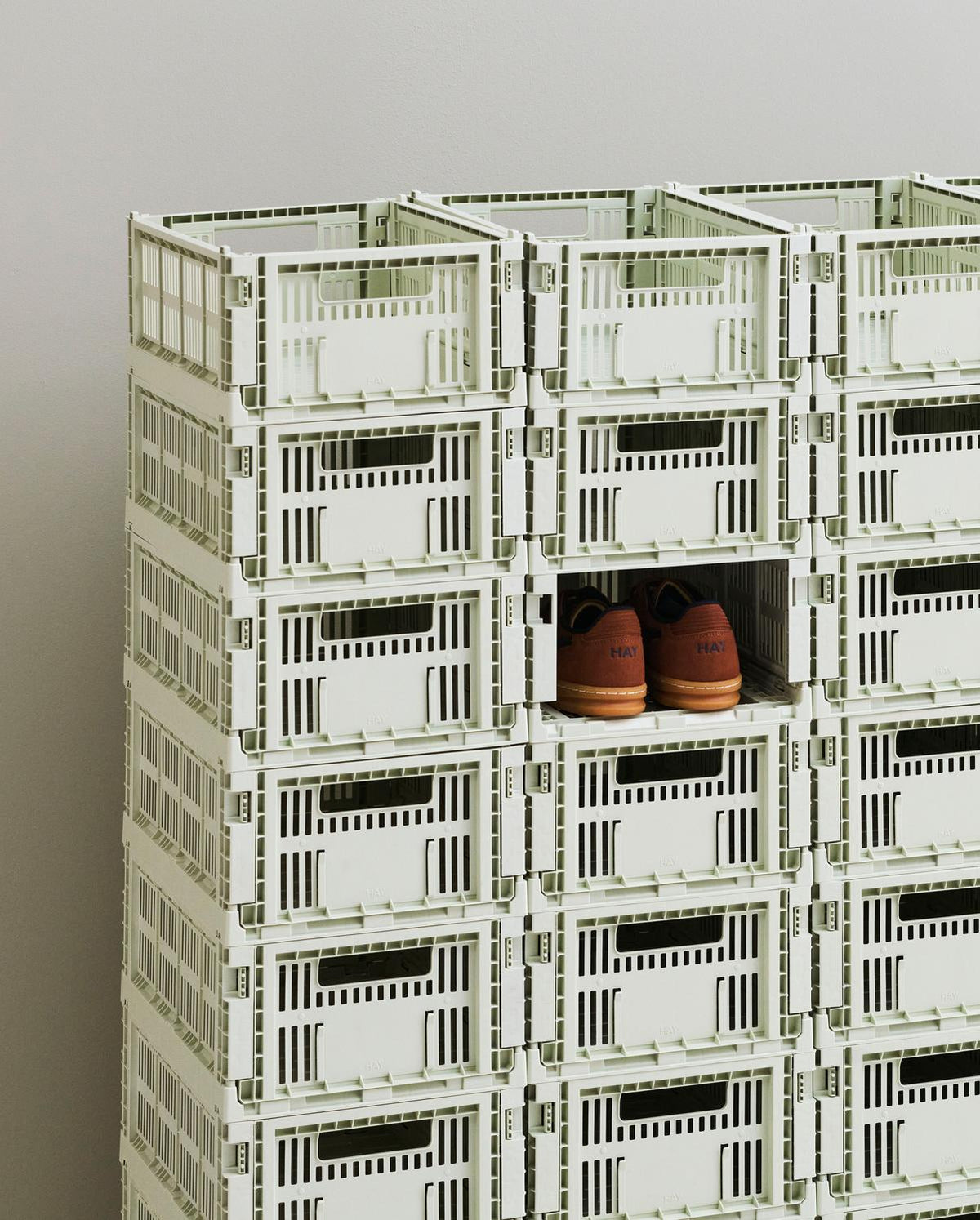 Panier en plastique recyclé vert menthe 26,5 x 34,5 x 14 cm Colour Crate - HAY - The Cool Republic