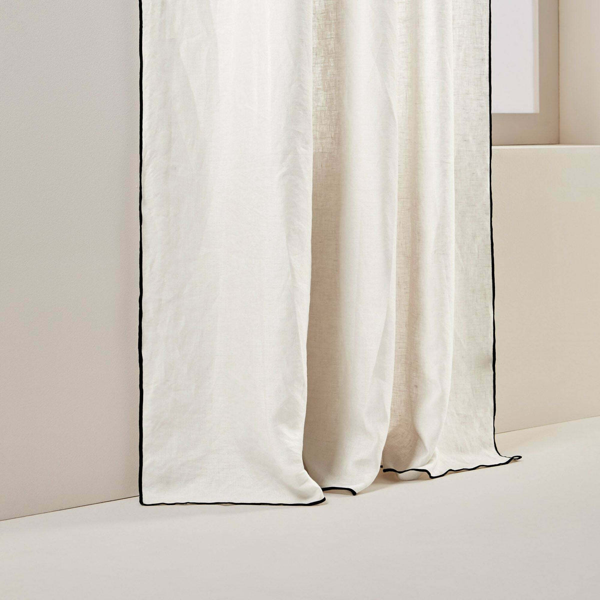 Panneau Carlina Beige Clair Et Bourdon Noir - Madura - The Cool Republic