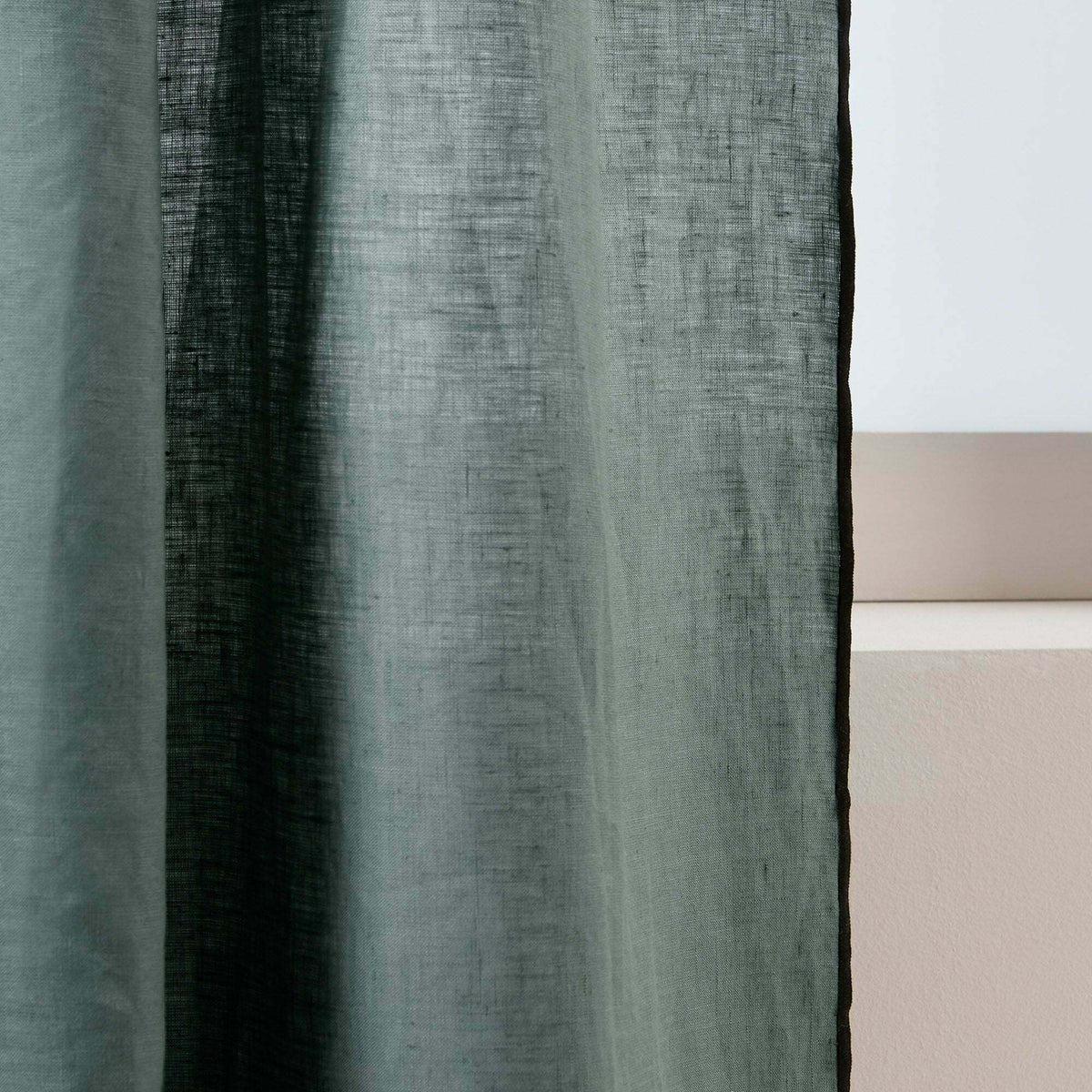 Panel Carlina blue grey and black bumblebee - Madura - The Cool Republic
