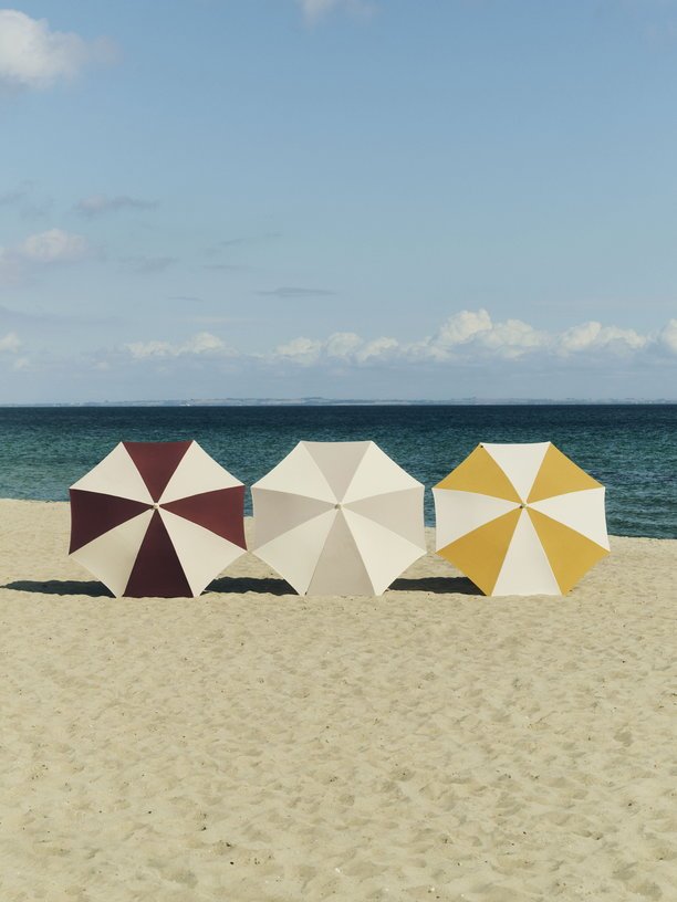 Parasol octogonal jaune et blanc 200x200x223cm Terrazza - HAY - The Cool Republic