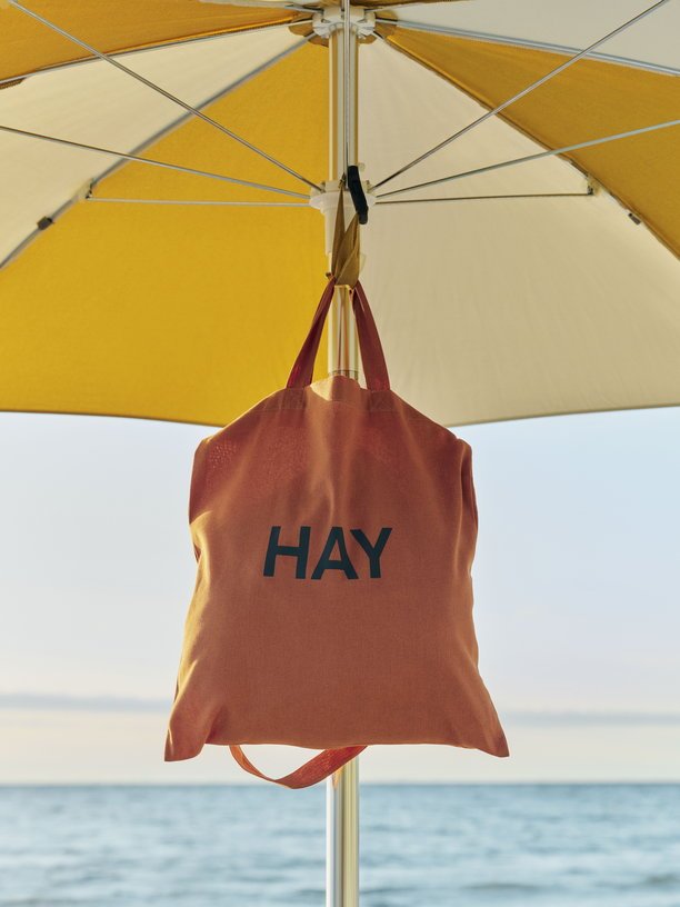 Parasol octogonal jaune et blanc 200x200x223cm Terrazza - HAY - The Cool Republic