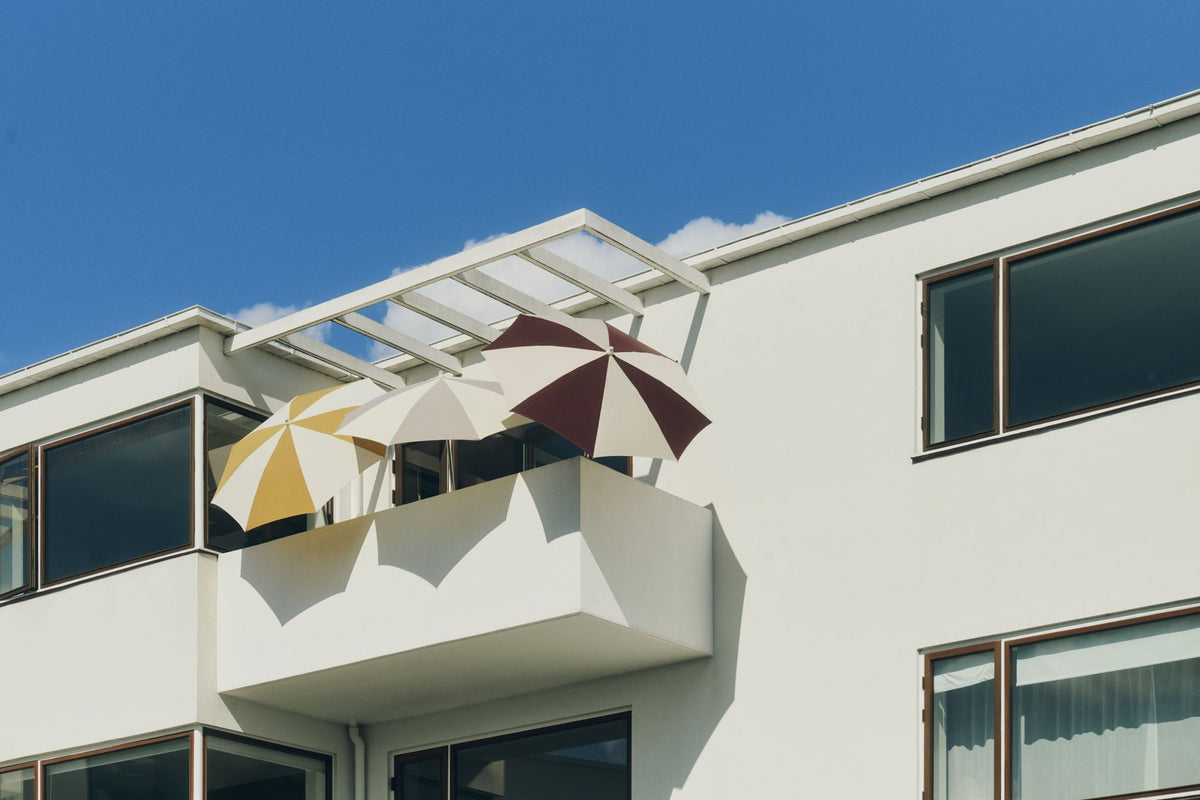 Parasol octogonal jaune et blanc 200x200x223cm Terrazza - HAY - The Cool Republic