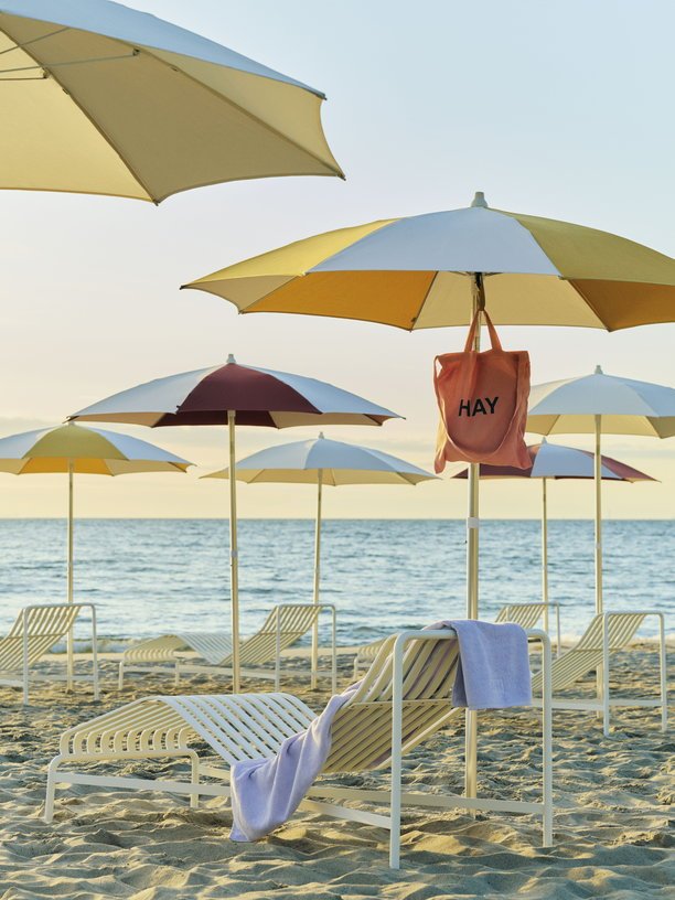 Parasol octogonal jaune et blanc 200x200x223cm Terrazza - HAY - The Cool Republic