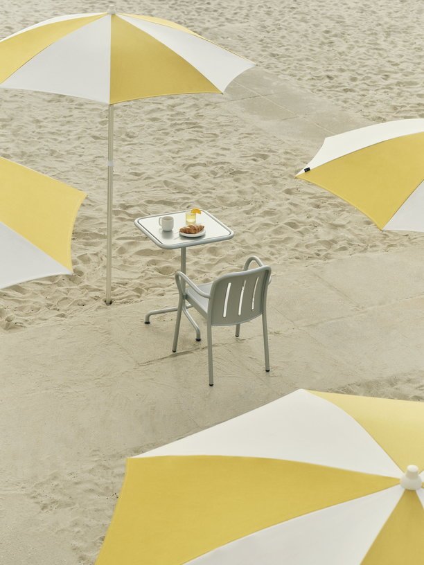 Parasol octogonal jaune et blanc 200x200x223cm Terrazza - HAY - The Cool Republic