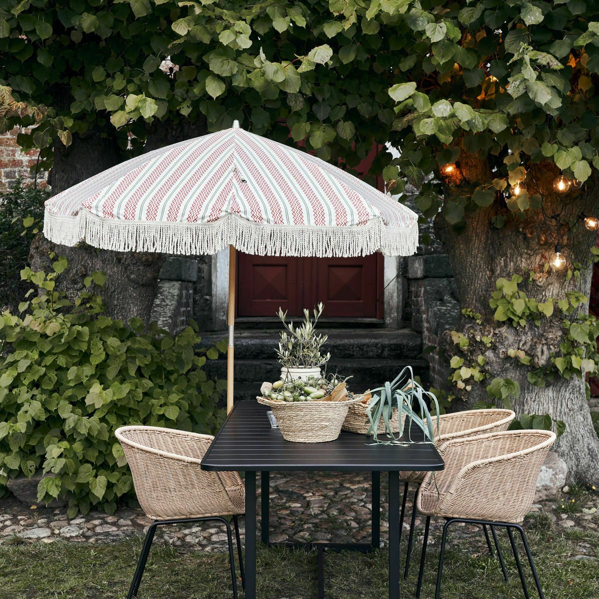 Parasol De Plage/Jardin Umbra Rouge/Vert - House Doctor - The Cool Republic