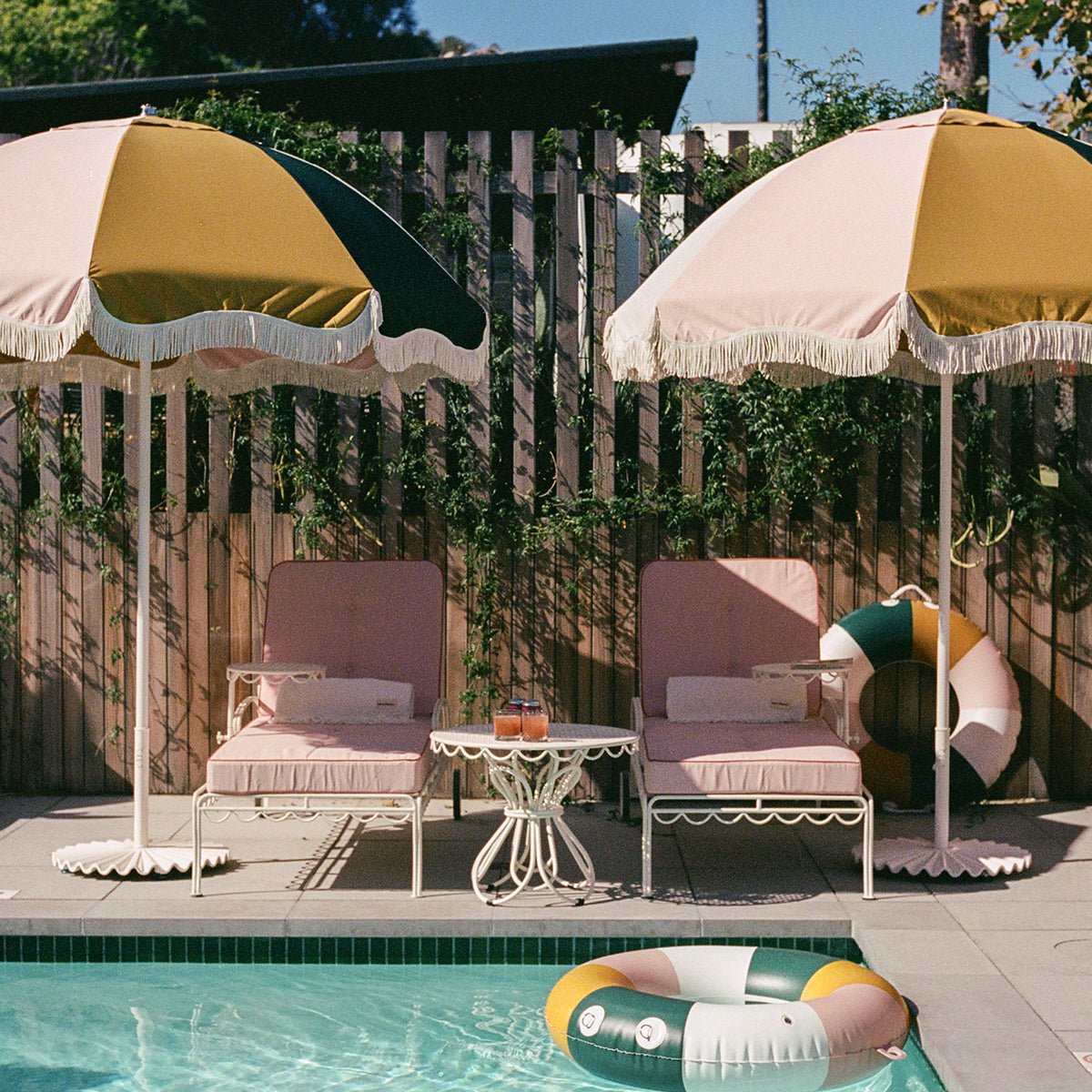 Parasol rond en tissu multicolore 70s 229cm The Patio - Business & Pleasure - The Cool Republic