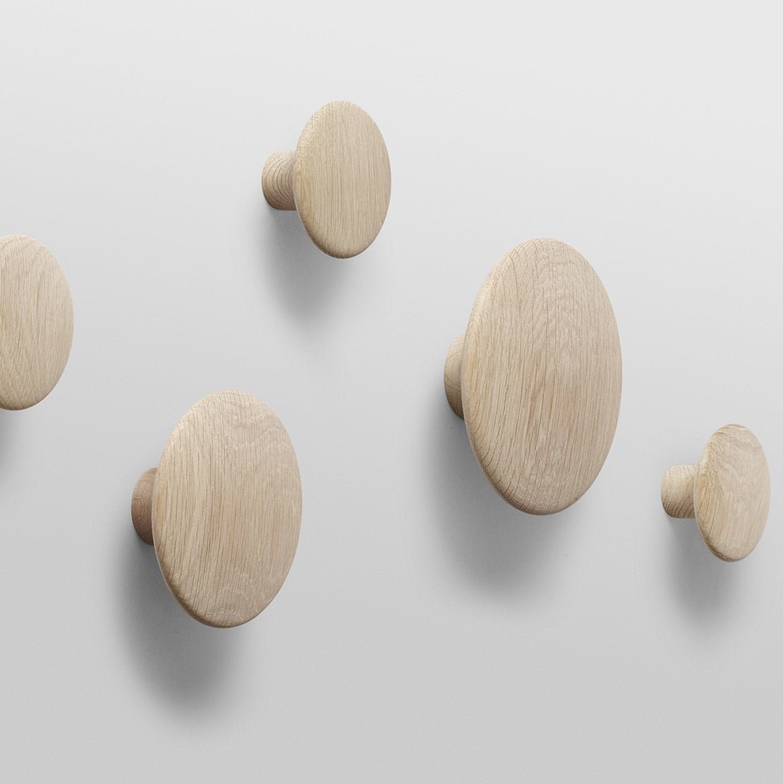 Patère ronde en bois naturel 13 cm The Dots - Muuto - The Cool Republic