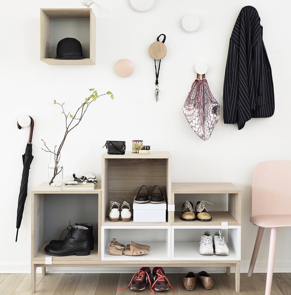 Patère ronde en bois noir 17 cm The Dots - Muuto - The Cool Republic