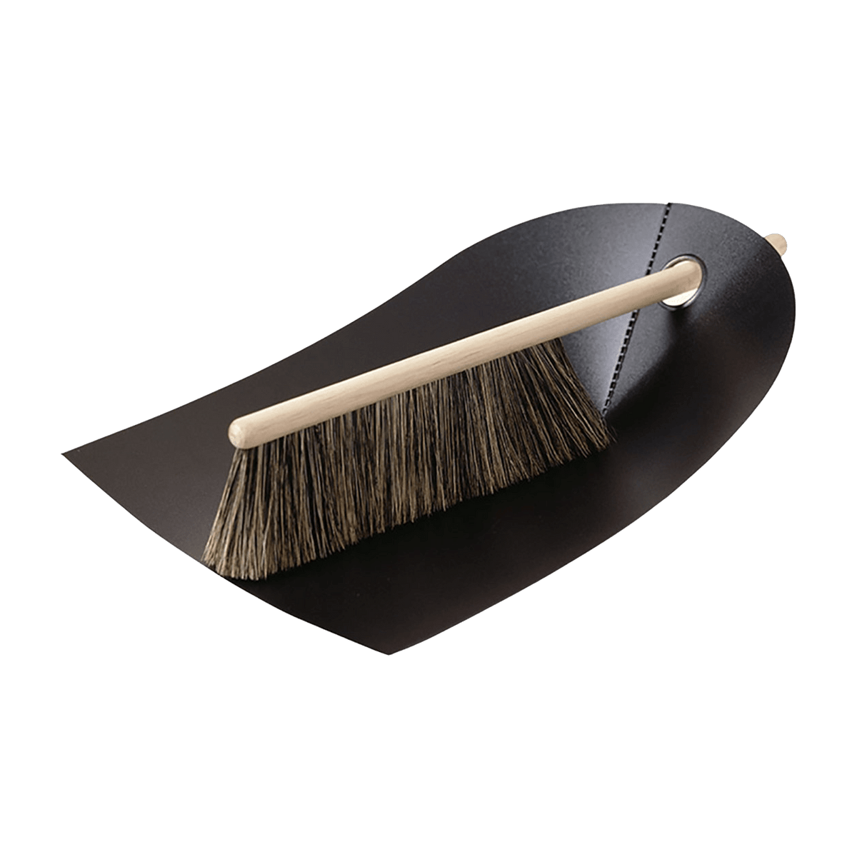 Pelle et balayette - Normann Copenhagen - The Cool Republic